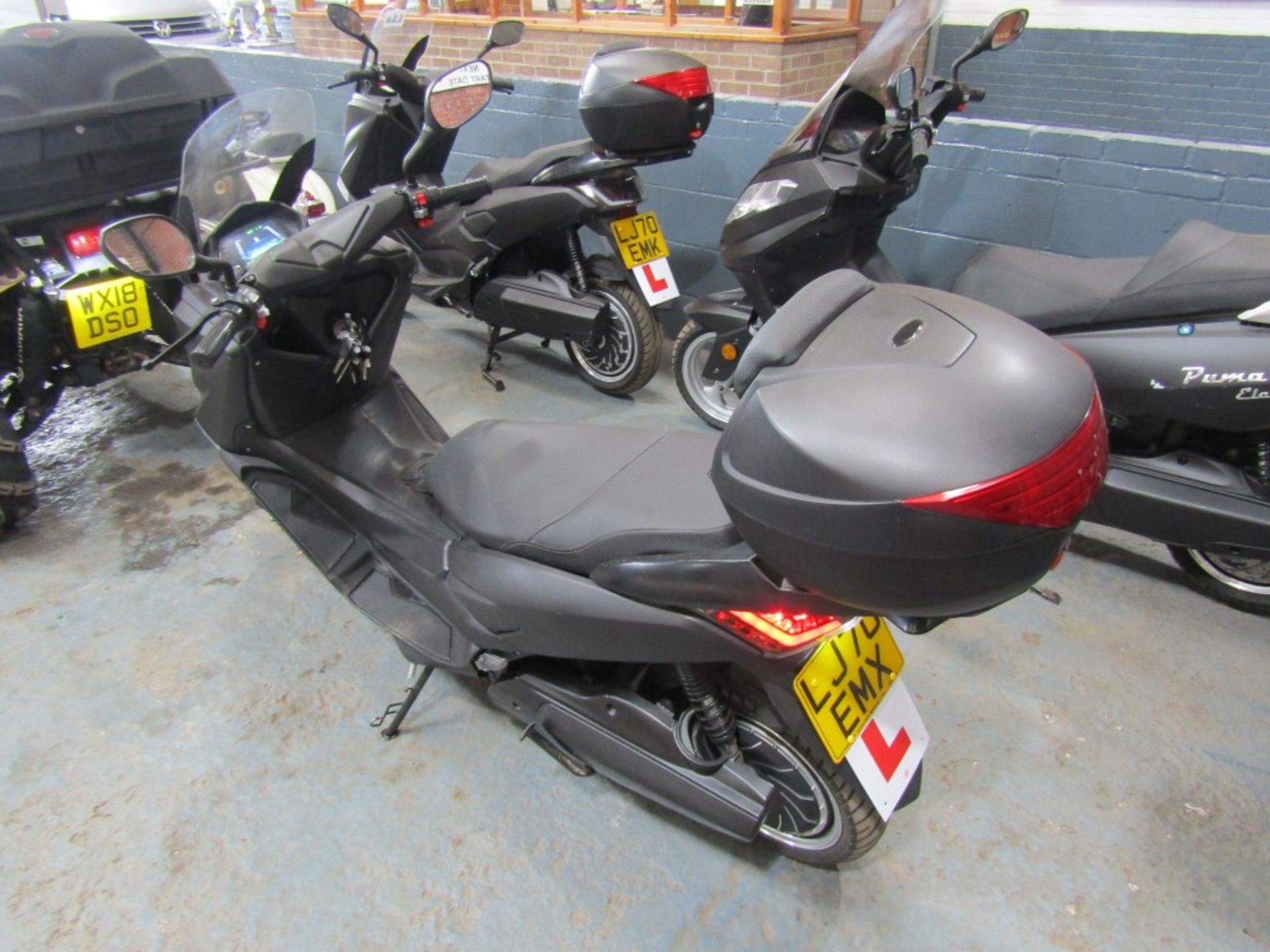 70 reg EFUN TIGER LYNX ELECTRIC SCOOTER, 1ST REG 10/20, 5823KM, V5 HERE, 1 FORMER KEEPER [NO VAT] - Image 2 of 3