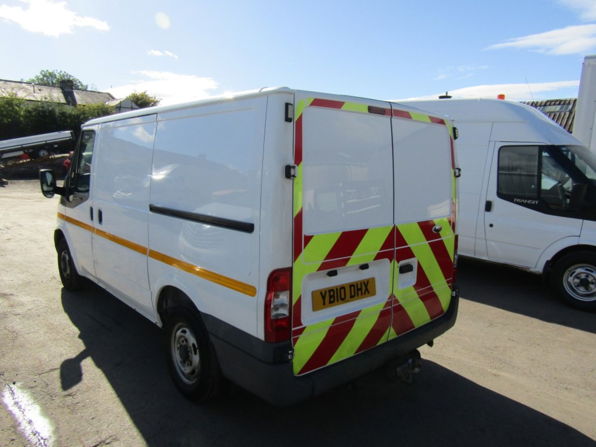 10 reg FORD TRANSIT 85 T260M FWD (DIRECT COUNCIL) 1ST REG 07/10, TEST 07/23, 39205M, V5 HERE, 1 - Image 3 of 7