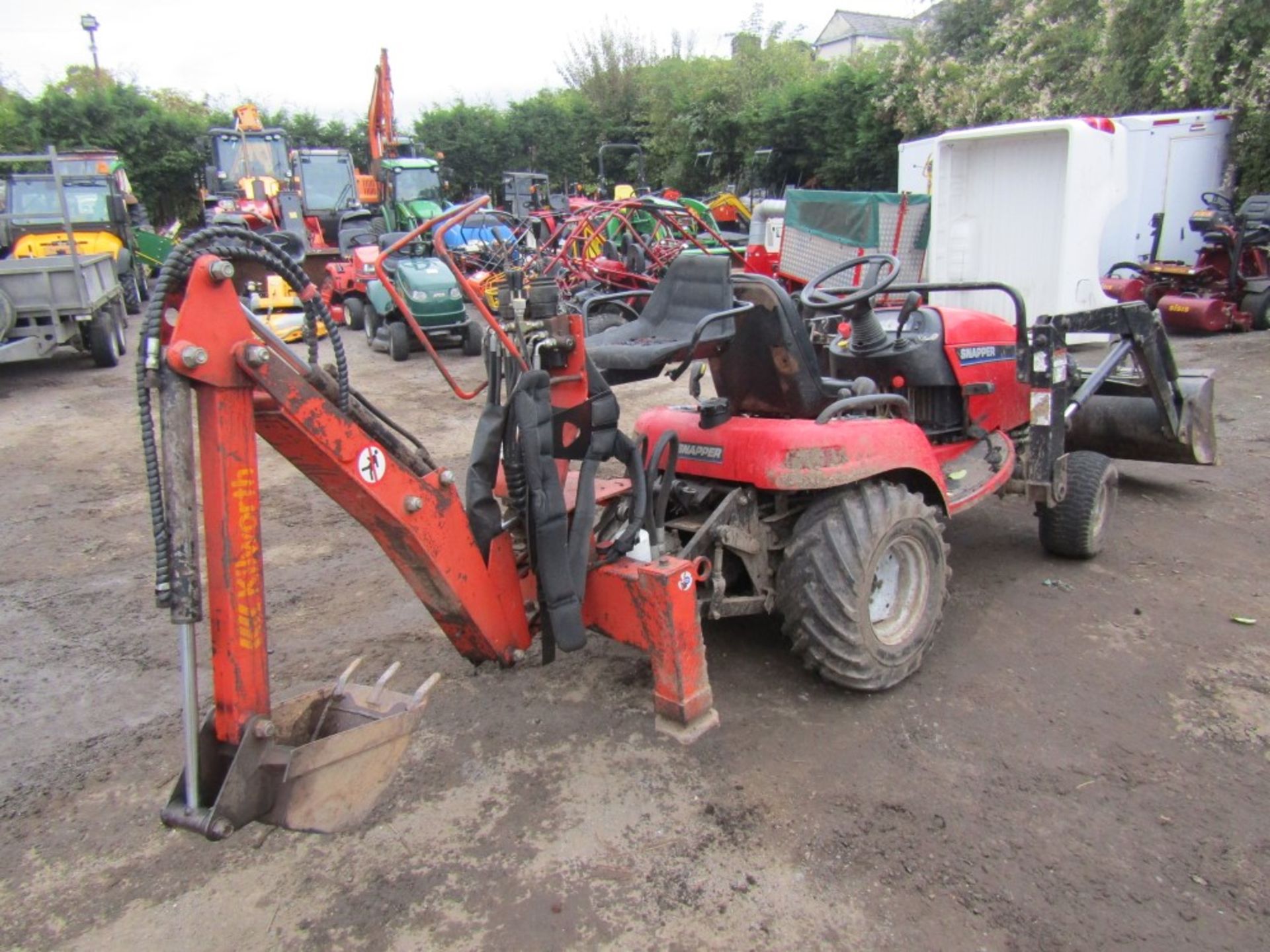 SNAPPER 4WD FRONT & REAR DIGGER (DIRECT COUNCIL) 1712 HOURS [WH093] [+ VAT] - Image 4 of 4