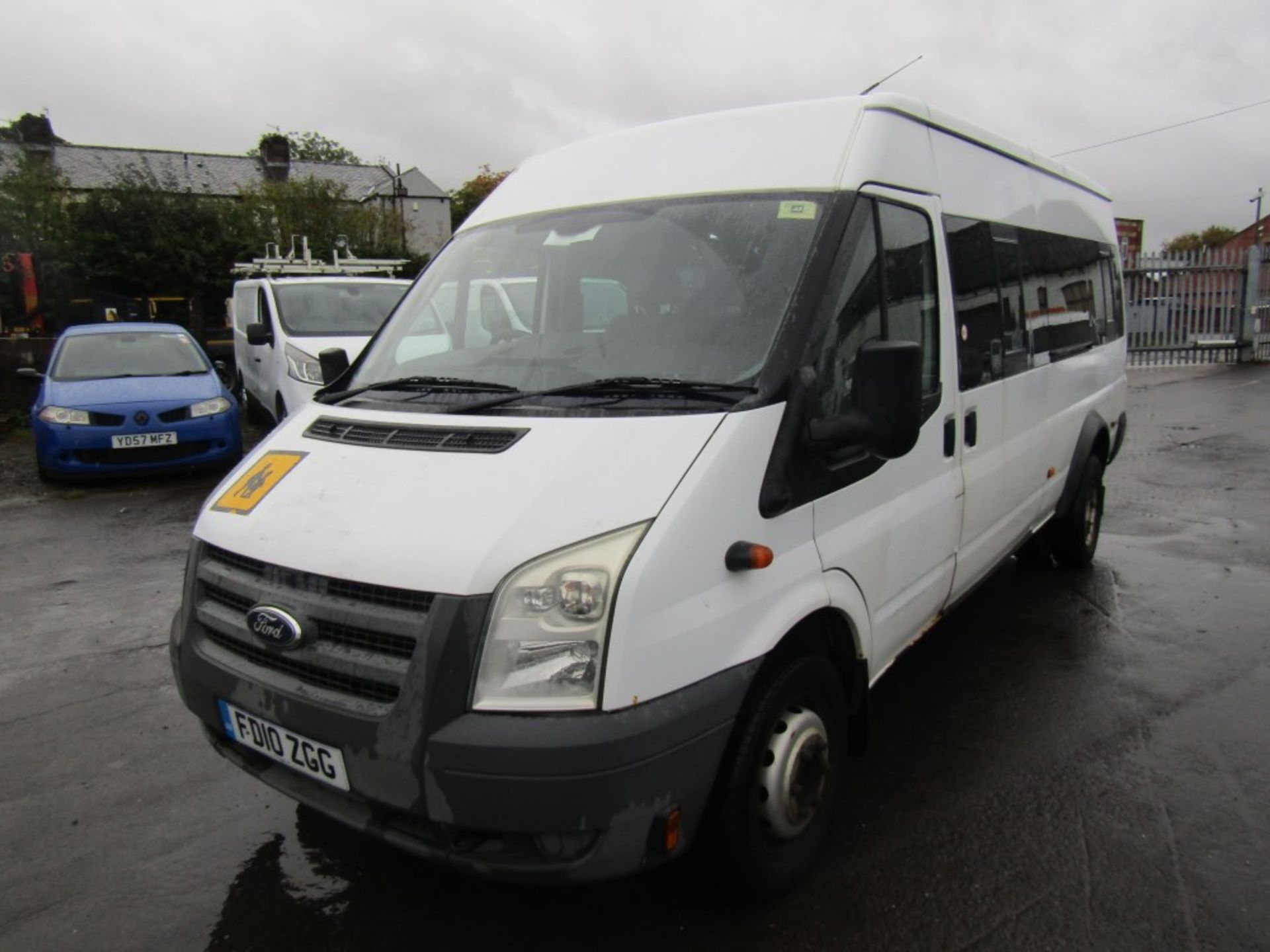 10 reg FORD TRANSIT 115 T430 17S RWD MINIBUS (DIRECT COUNCIL) 1ST REG 06/10, TEST 04/23, 105962M, V5 - Image 2 of 7