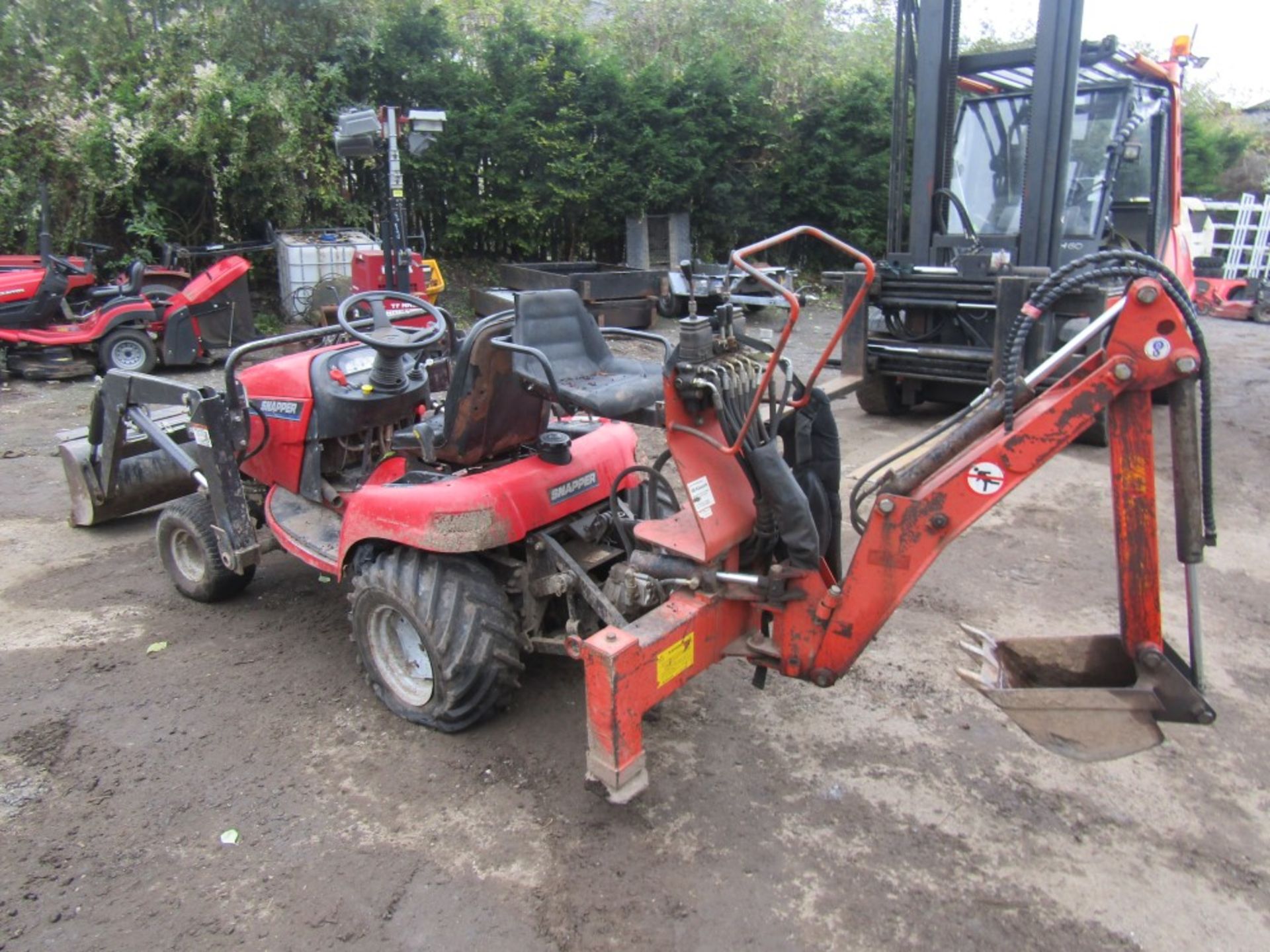 SNAPPER 4WD FRONT & REAR DIGGER (DIRECT COUNCIL) 1712 HOURS [WH093] [+ VAT] - Image 3 of 4