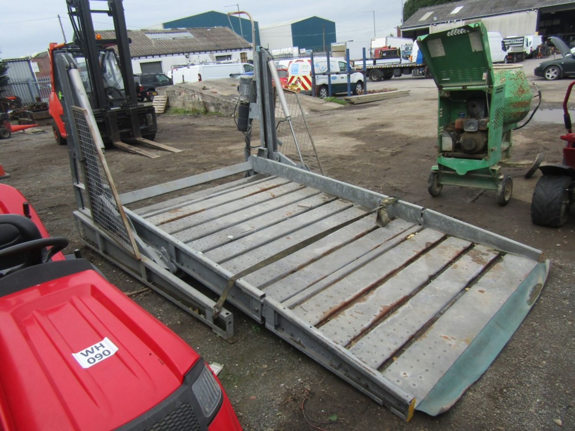 CAR LIFT [NO VAT] - Image 2 of 2