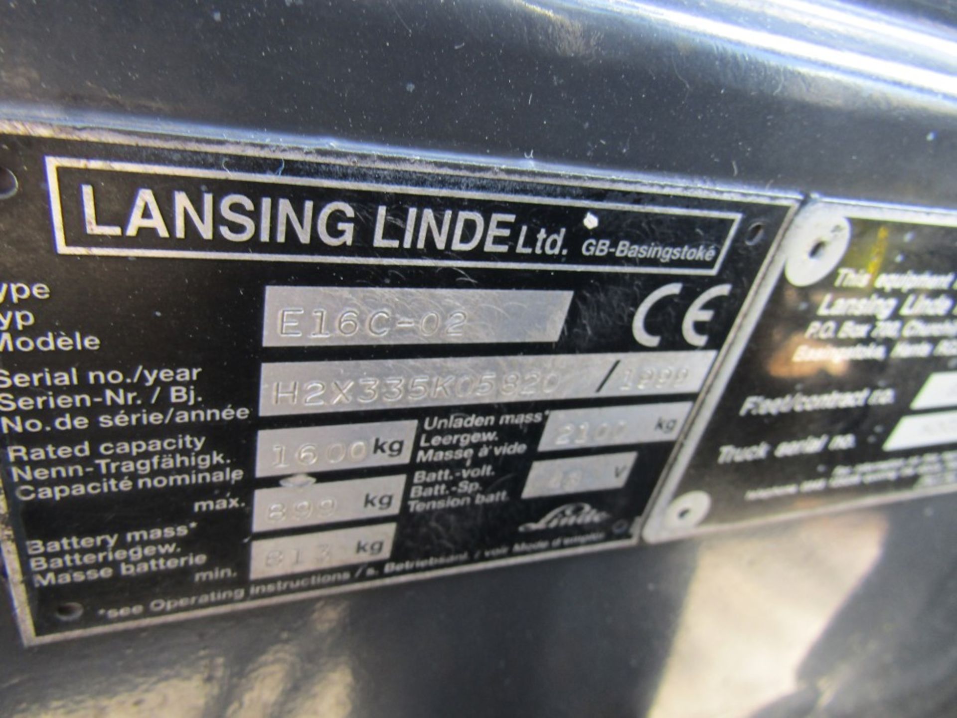 LINDE E16 ELECTRIC FORK LIFT, CONTAINER SPEC C/W CHARGER [NO VAT] - Image 3 of 3