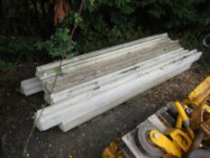 QTY OF CONCRETE FENCING POSTS [NO VAT]