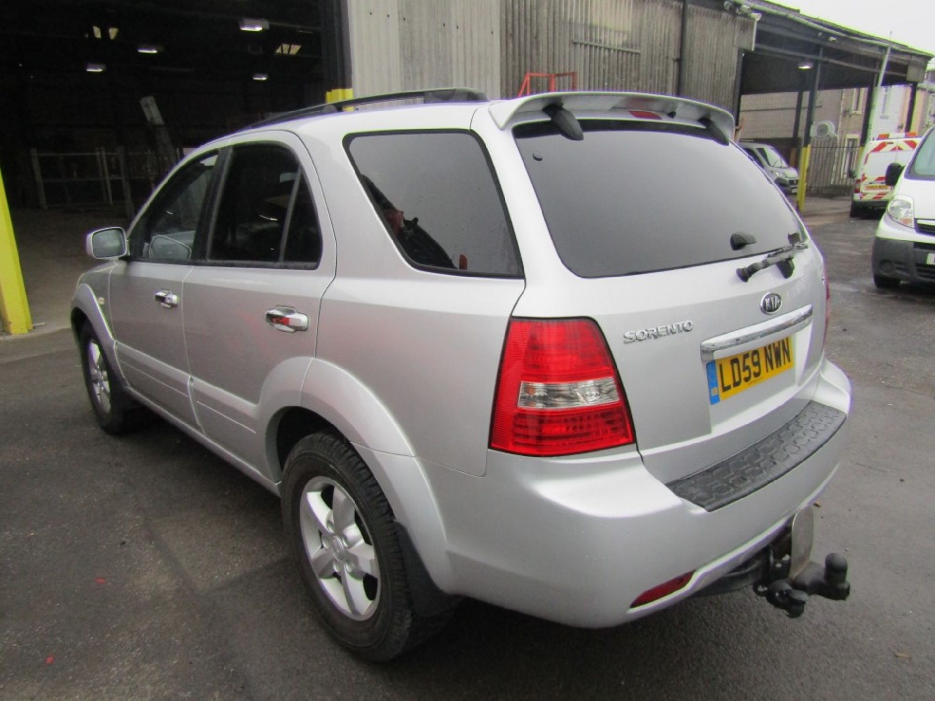 59 reg KIA SORENTO XS DIESEL, 1ST REG 09/09, TEST 07/23, 106762M WARRANTED, V5 HERE, 2 FORMER - Image 3 of 6