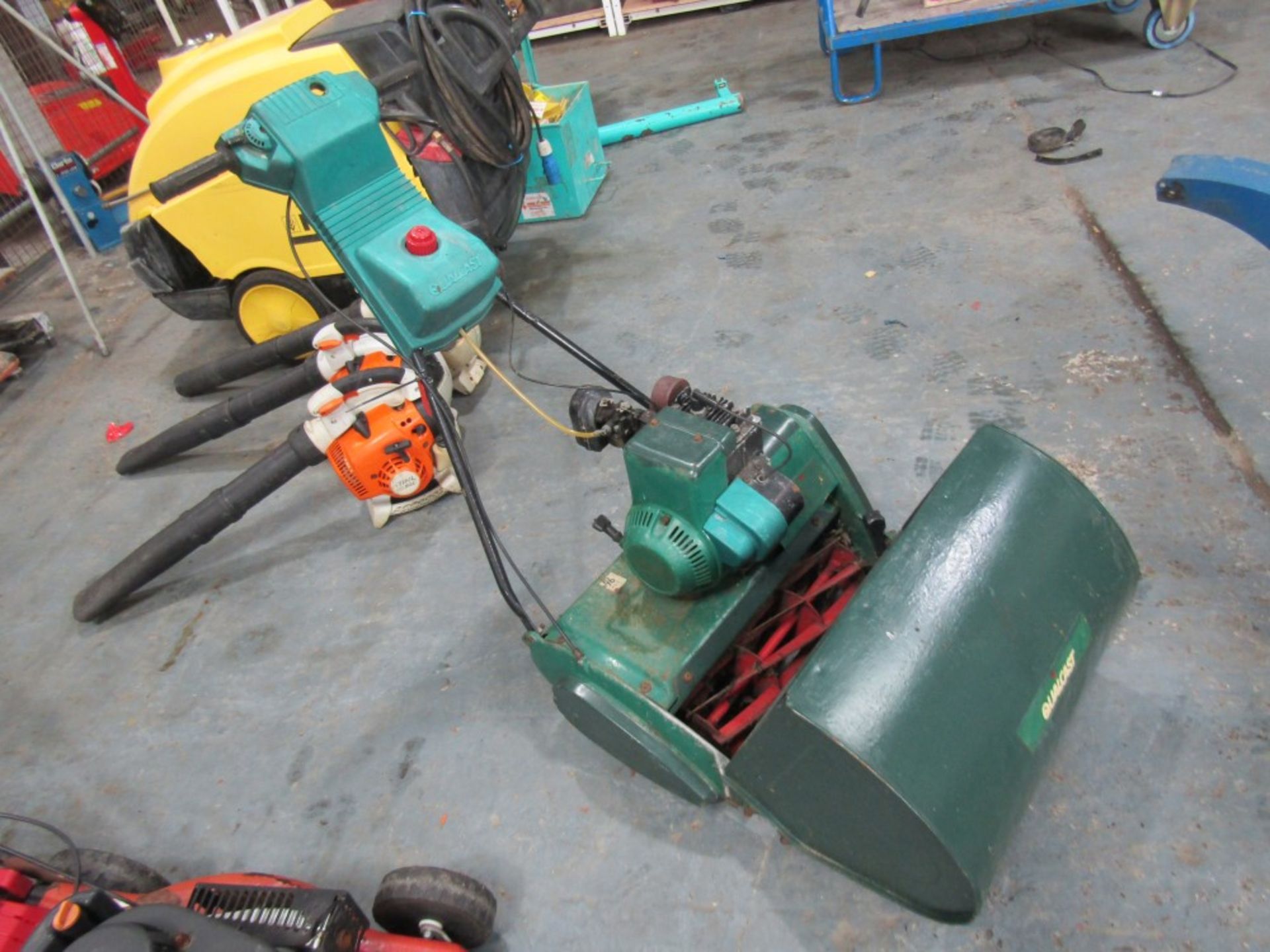 QUALCAST MOWER C/W GRASS BOX [+ VAT]