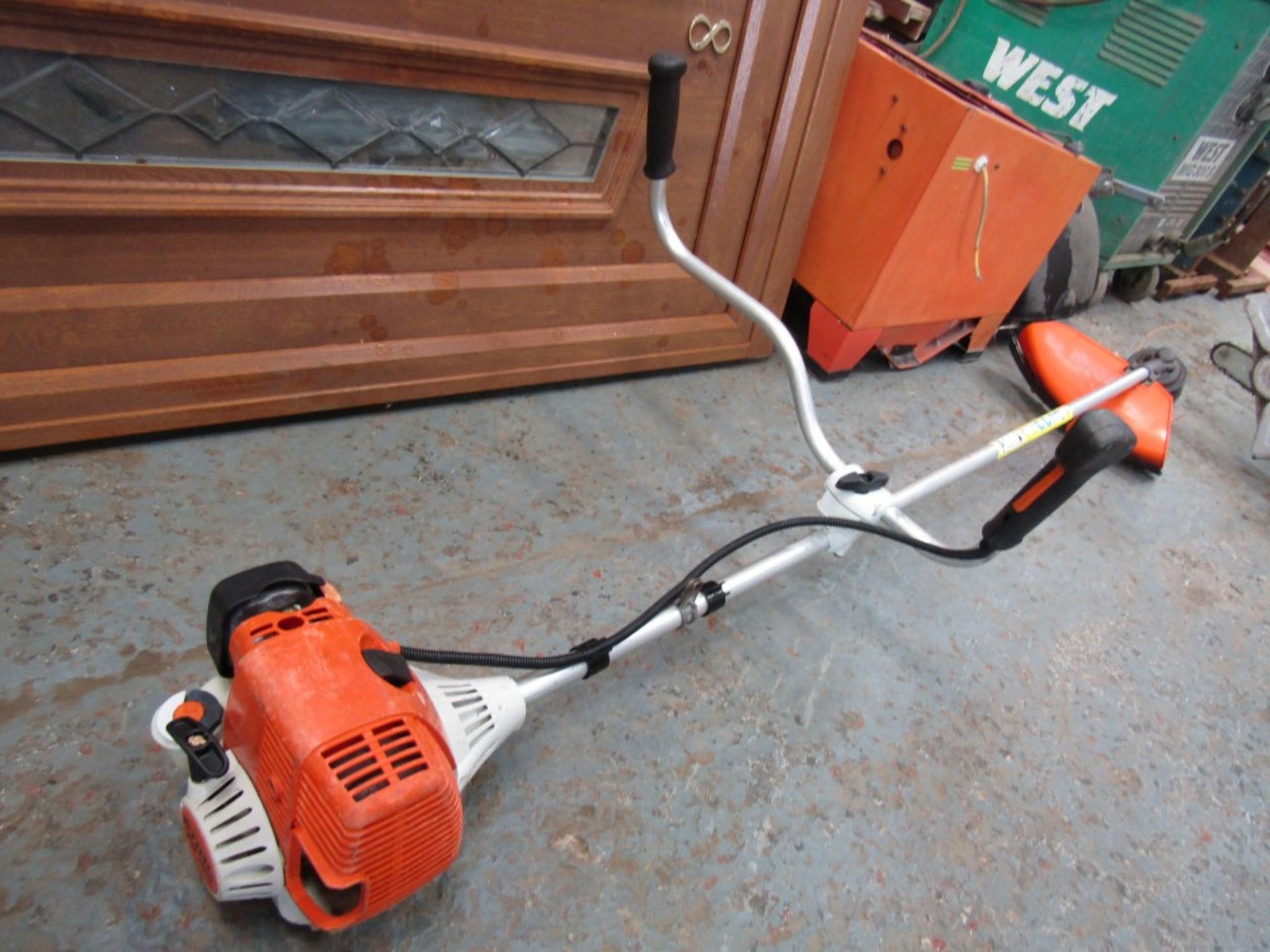 STIHL FS100 STRIMMER [+ VAT]