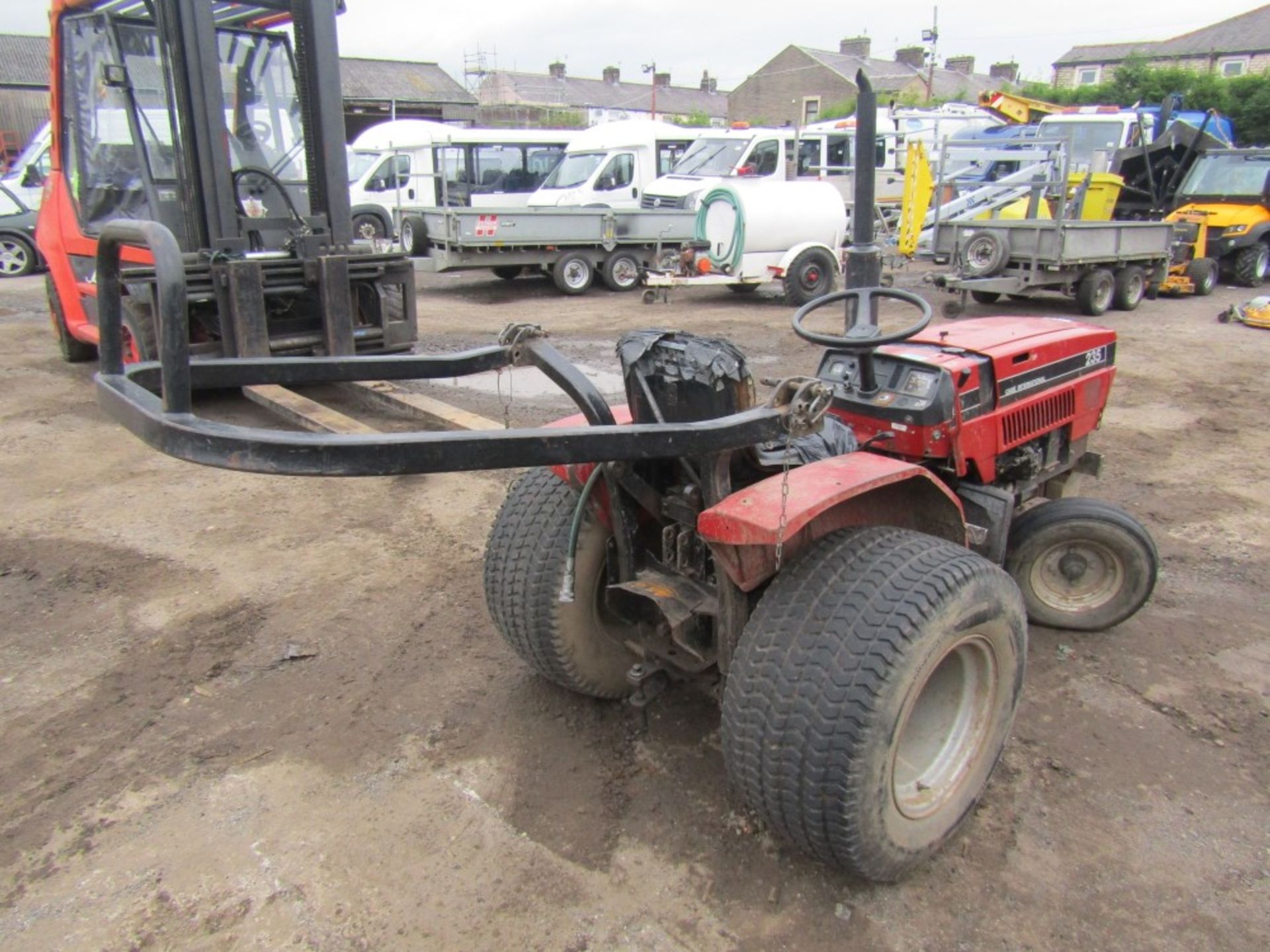 CASE INTERNATIONAL 235 TRACTOR (DIRECT COUNCIL) 1514 HOURS [WH092] [+ VAT] - Image 3 of 4