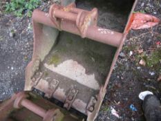 VOLVO 24" 3t EXCAVATOR BUCKET 35mm PINS [NO VAT]