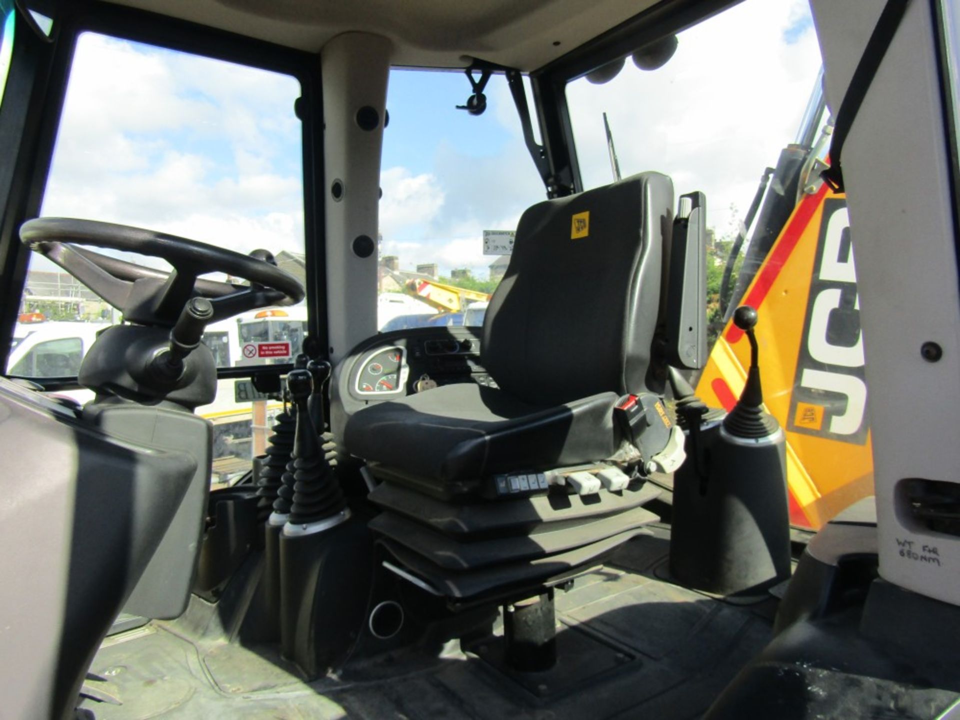 65 reg JCB 4CX 14HVWM REAR DIGGER (DIRECT COUNCIL) 1ST REG 09/15, 7398 HOURS, V5 HERE, 1 OWNER - Image 5 of 7