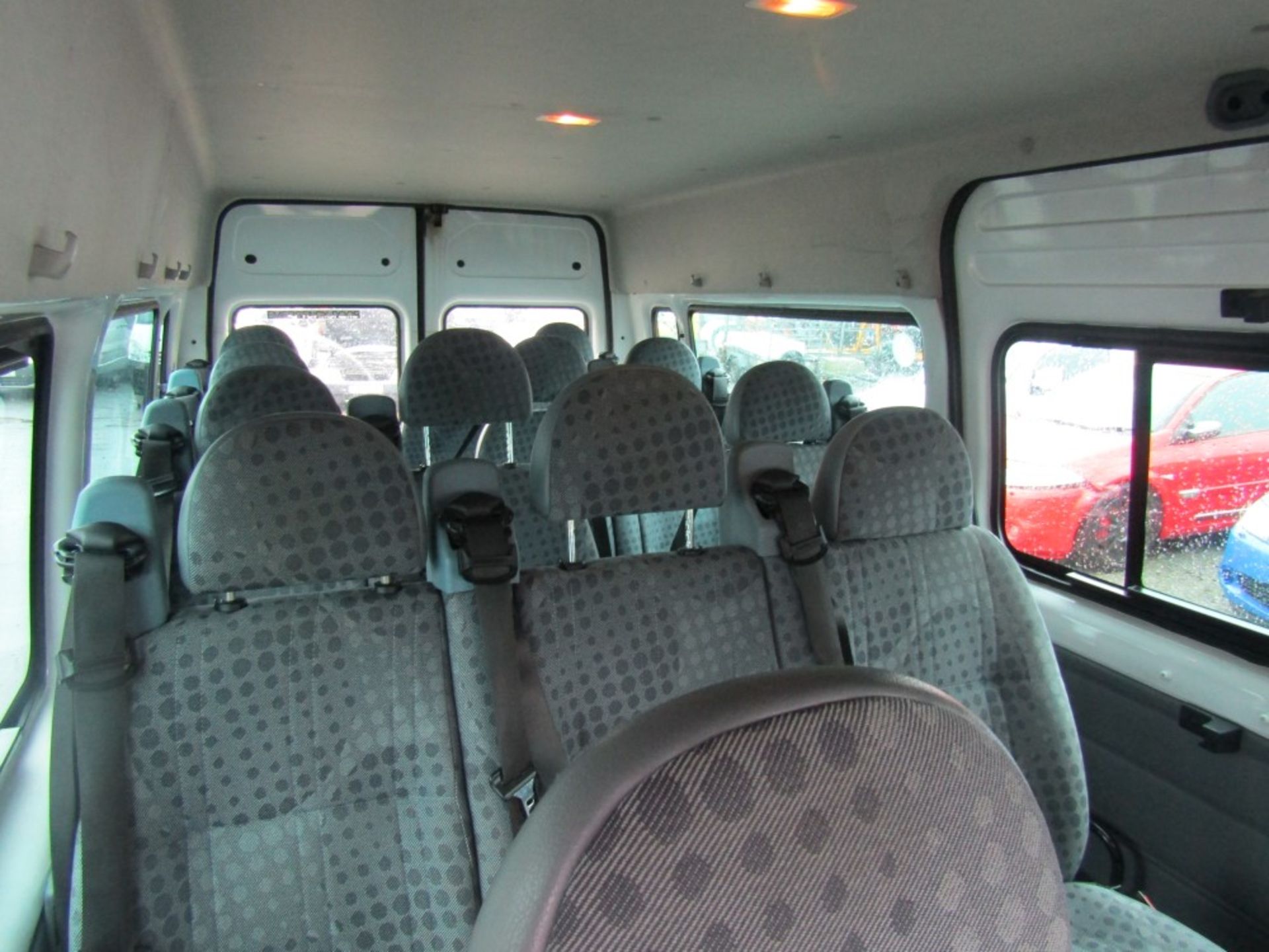 59 reg FORD TRANSIT 115 T350L RWD MINIBUS (DIRECT COUNCIL) 1ST REG 09/09, TEST 09/23, 111936M, V5 - Image 5 of 7