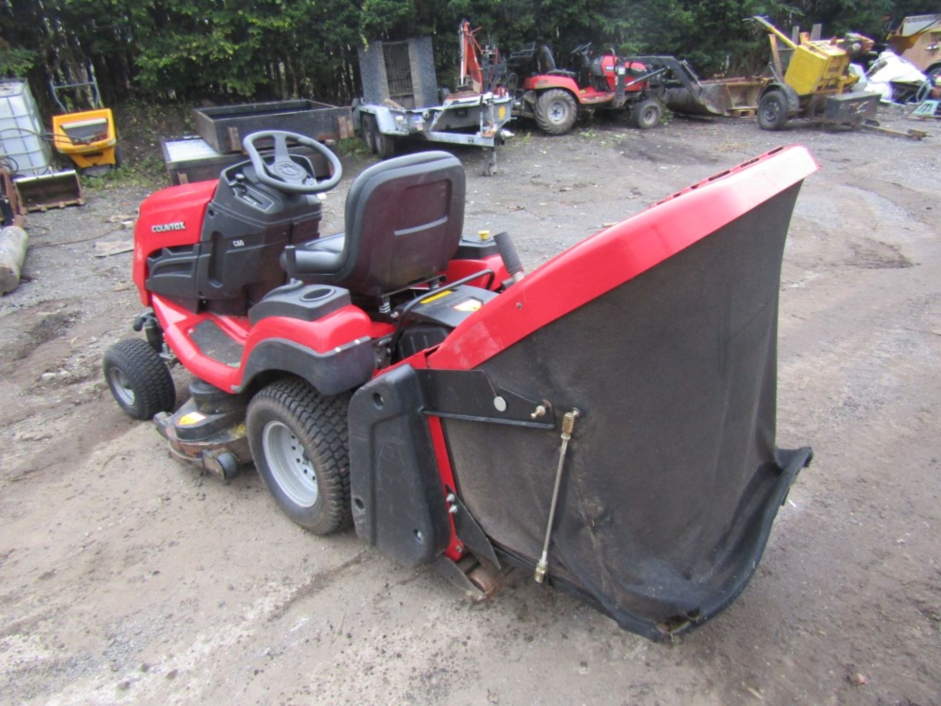 COUNTAX RIDE ON MOWER C/W GRASS COLLECTOR (DIRECT COUNCIL) [WH090] [+ VAT] - Image 3 of 4