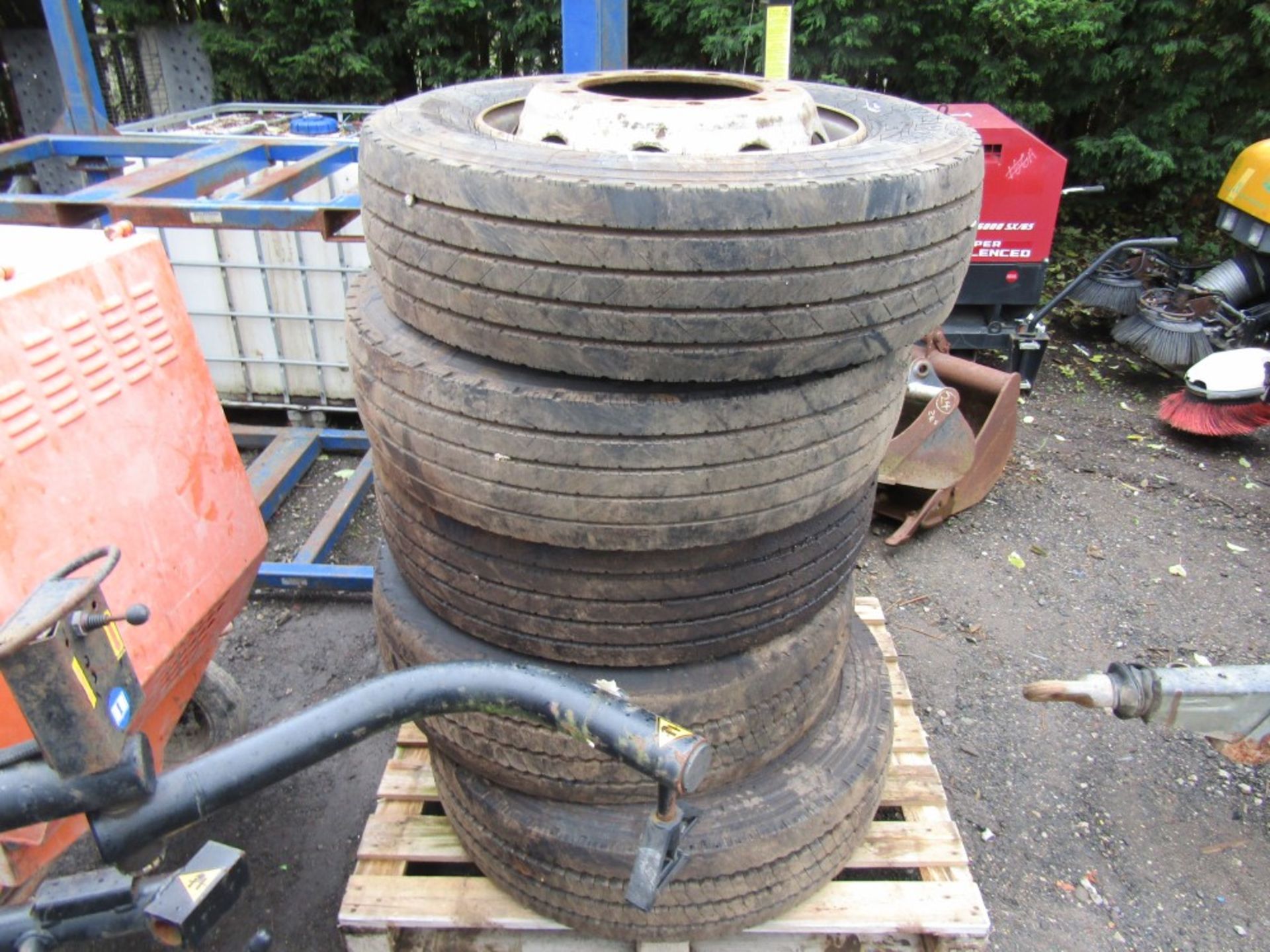 5 X 10 STUD 275-70-225 TYRES [+ VAT]