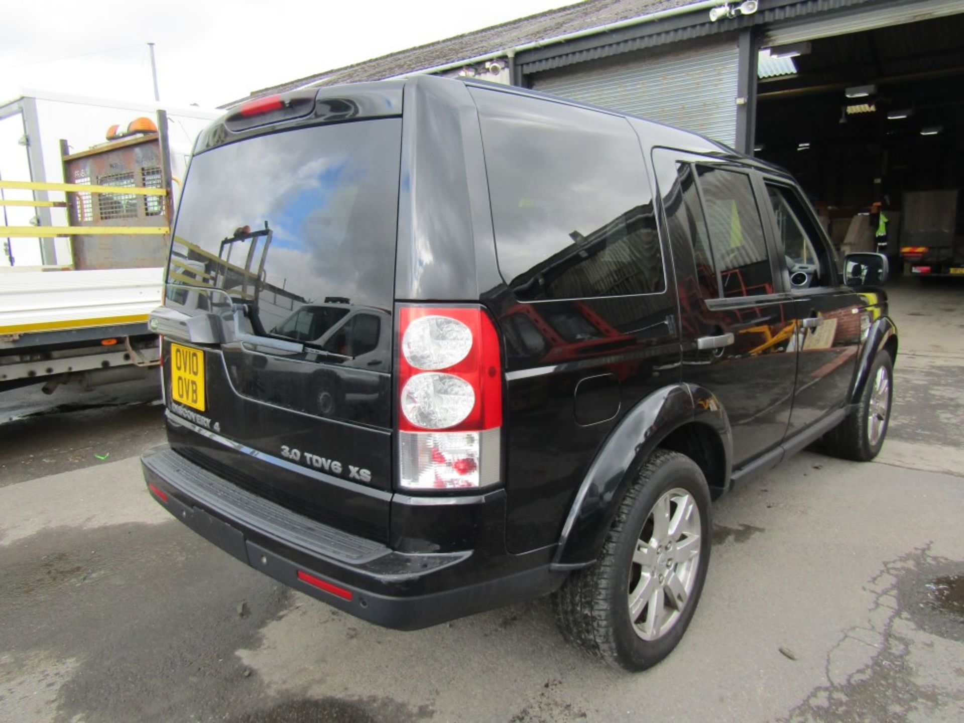 10 reg LAND ROVER DISCOVERY XS TDV6 AUTO, 1ST REG 05/10, 136631M, V5 HERE, 3 FORMER KEEPERS [NO - Image 4 of 7