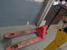 2500KG PALLET TRUCK (DIRECT GAP) [+ VAT]