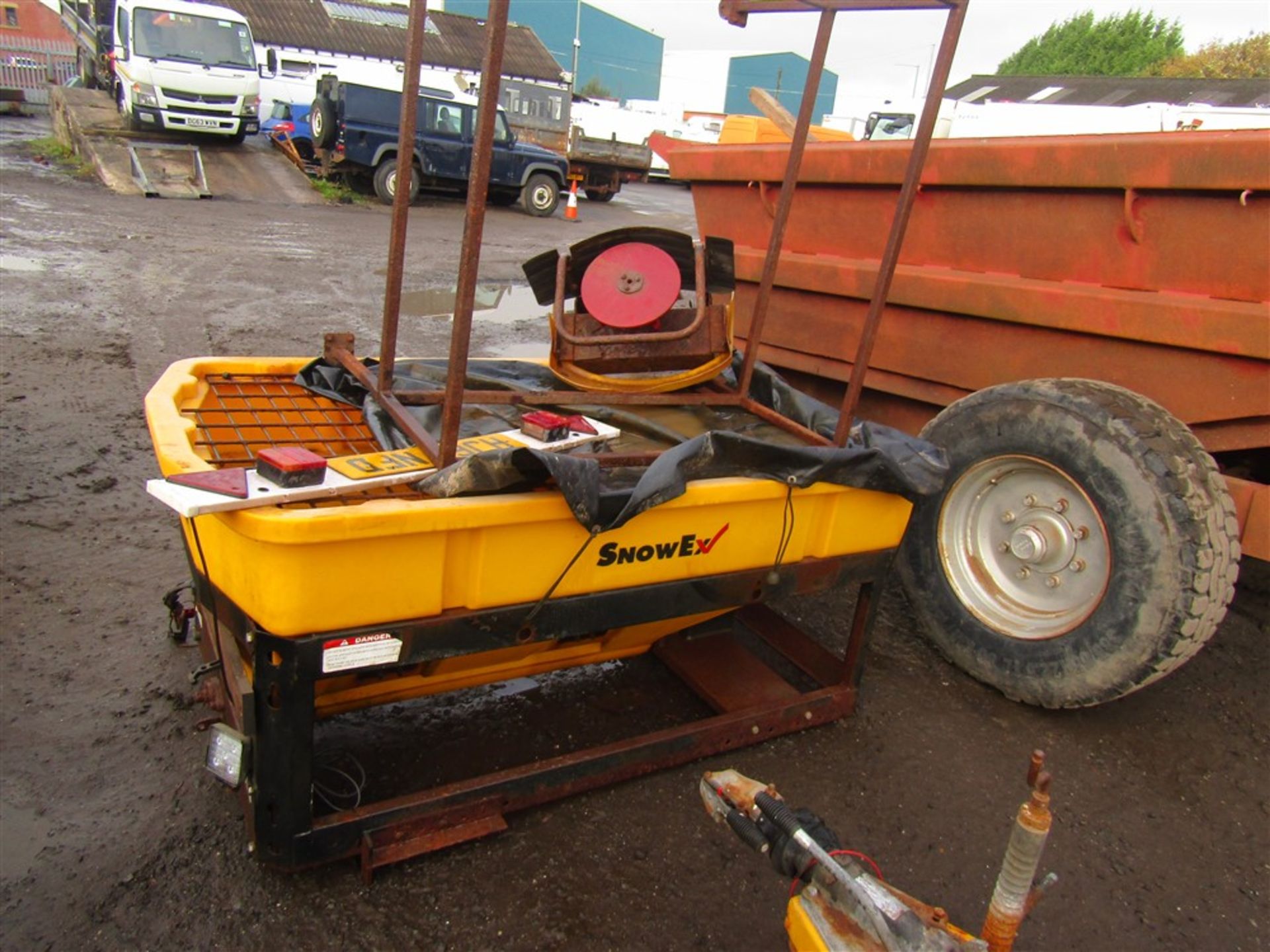 SNOWEX V-MAXX GRITTING BODY C/W SPINNER & CONTROL UNIT [+ VAT] - Image 2 of 2