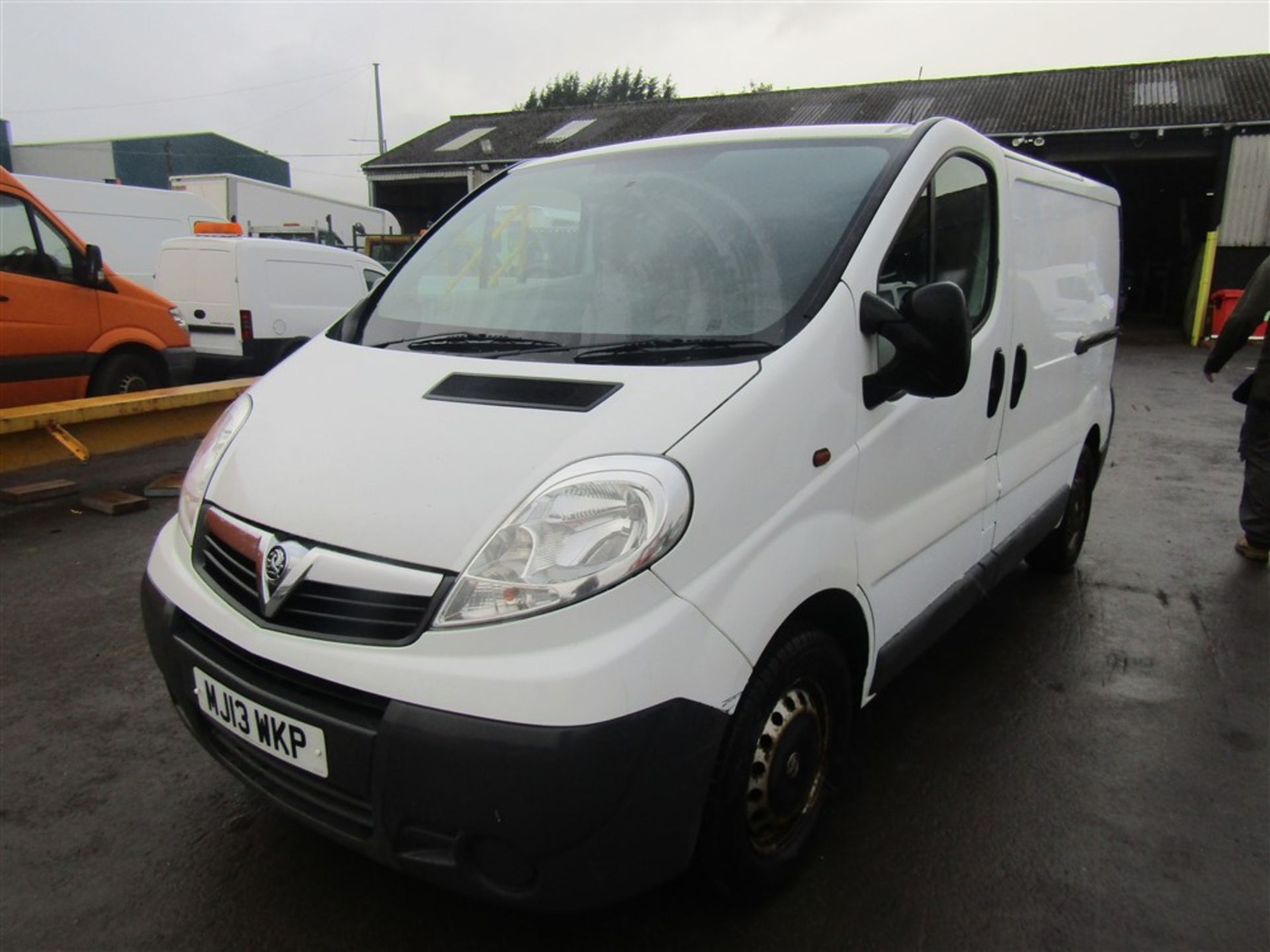 13 reg VAUXHALL VIVARO 2900 CDTI ECOFLEX SWB (DIRECT UNITED UTILITIES WATER) 1ST REG 06/13, TEST - Image 2 of 7