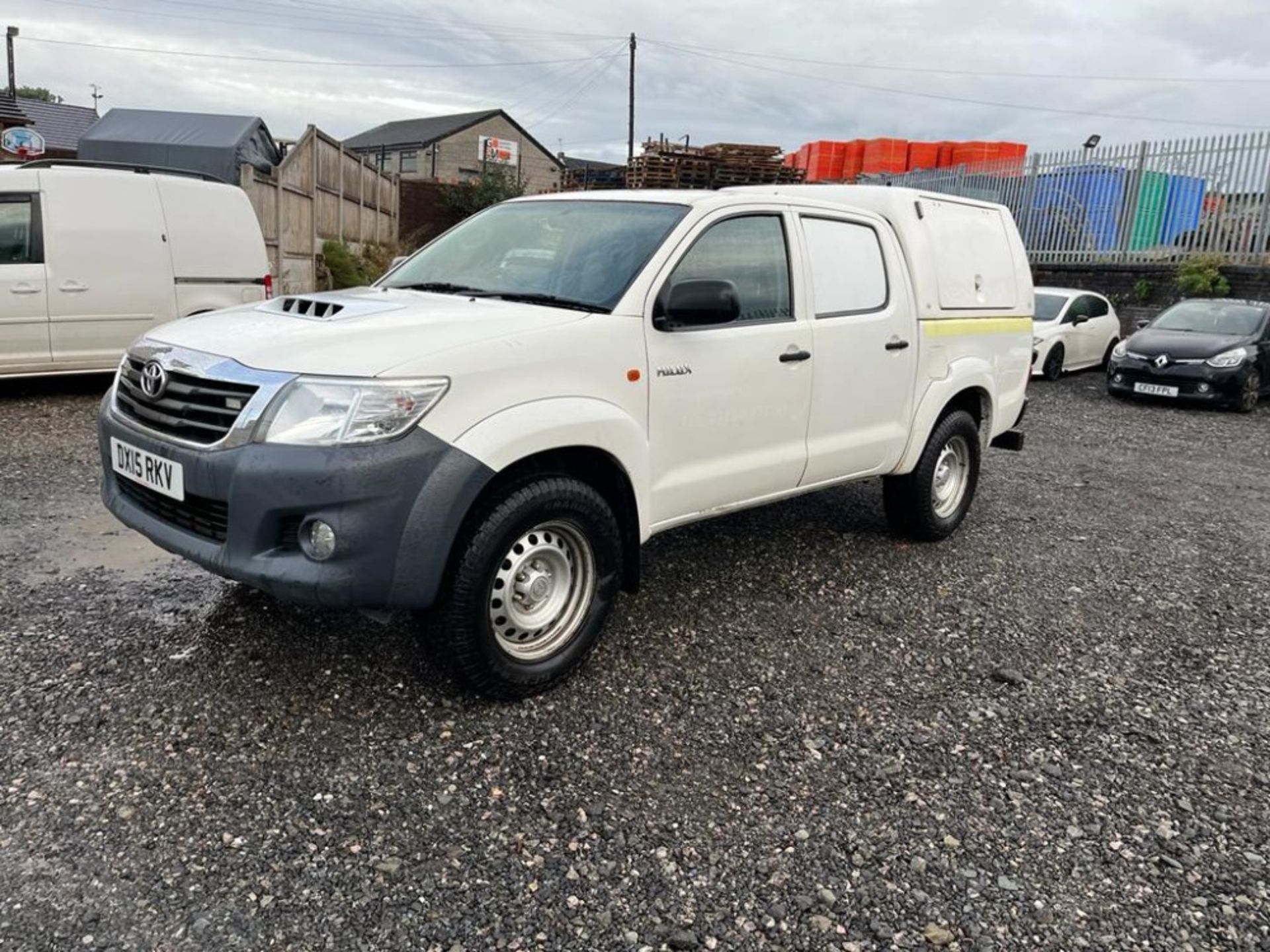 15 reg TOYOTA HILUX ACTIVE D-4D 4 X 4 DCB (LOCATION MIDDLEWICH) 1ST REG 03/15, TEST 03/23, 129444M, - Bild 2 aus 9