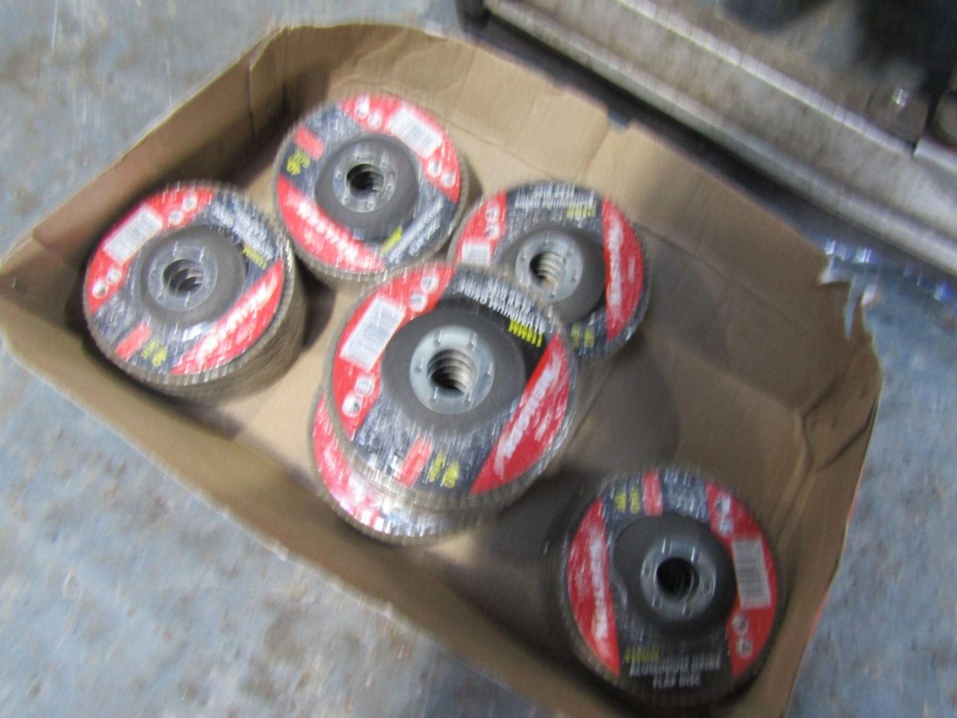 QTY OF SANDING DISCS [+ VAT]