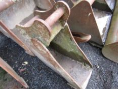 VOLVO 12" 3t EXCAVATOR BUCKET 35mm PINS [NO VAT]