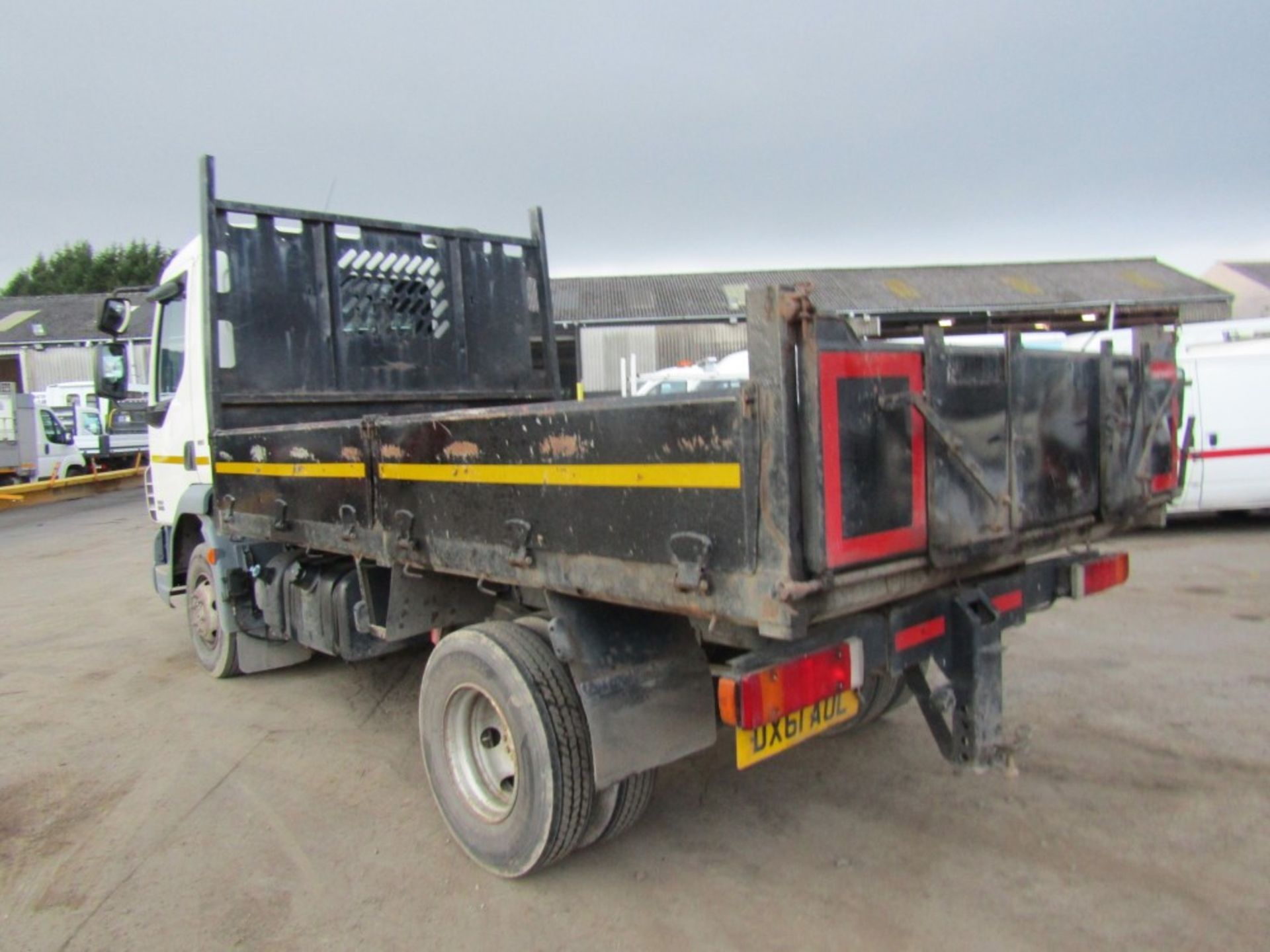 61 reg LEYLAND DAF LF45.160 08 TIPPER, 1ST REG 09/11, TEST 11/22, 198723KM, V5 HERE, 1 FORMER KEEPER - Image 3 of 9