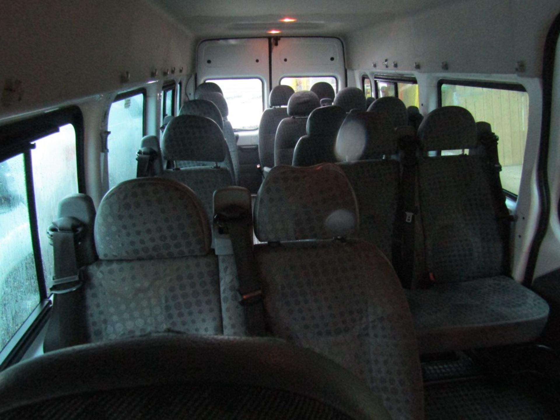 13 reg FORD TRANSIT 135 T430 RWD MINIBUS (DIRECT COUNCIL) 1ST REG 08/13, TEST 08/23, 87635M, V5 HERE - Image 5 of 7