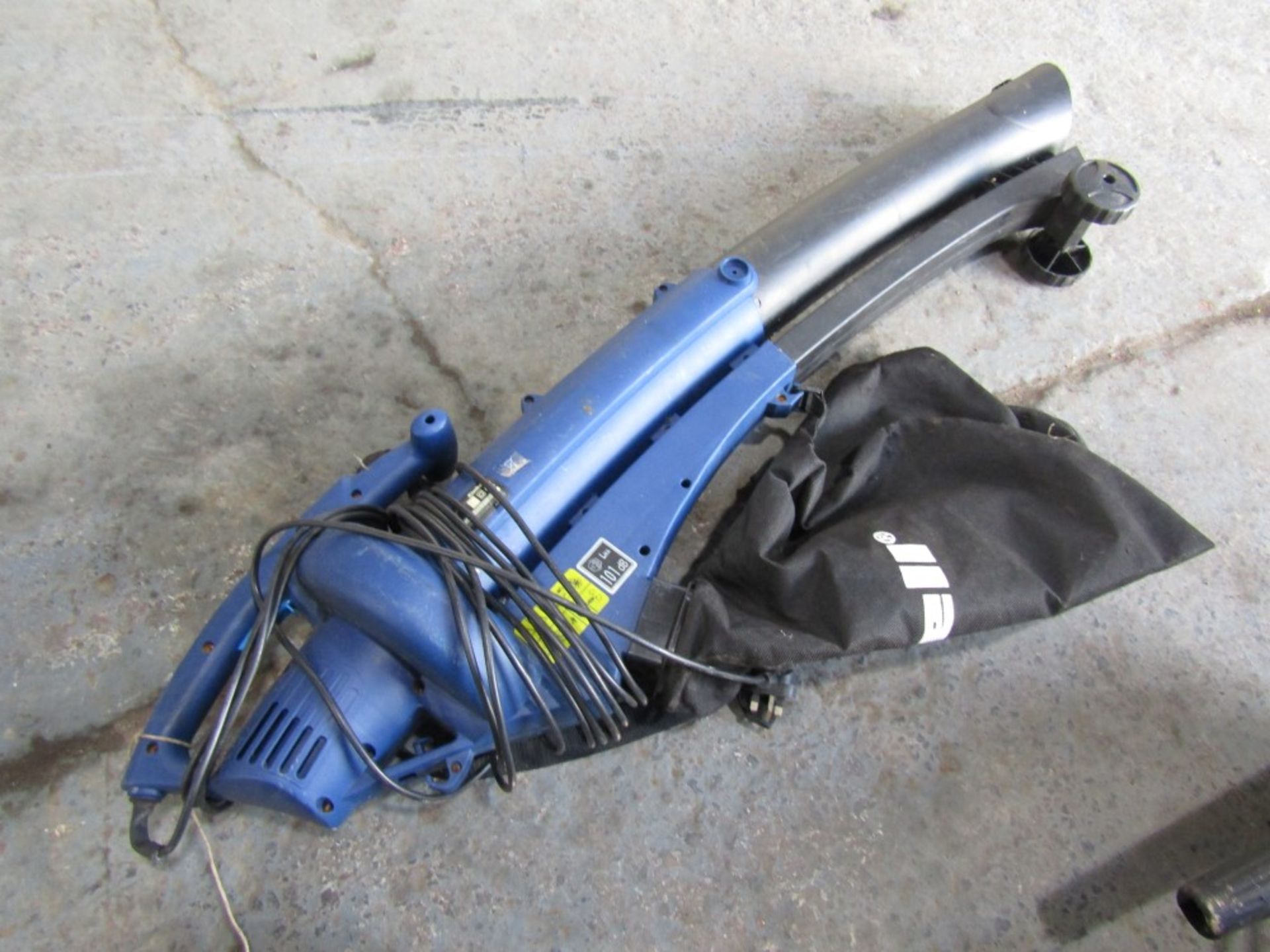 GARDEN LEAF BLOWER / COLLECTOR [NO VAT]