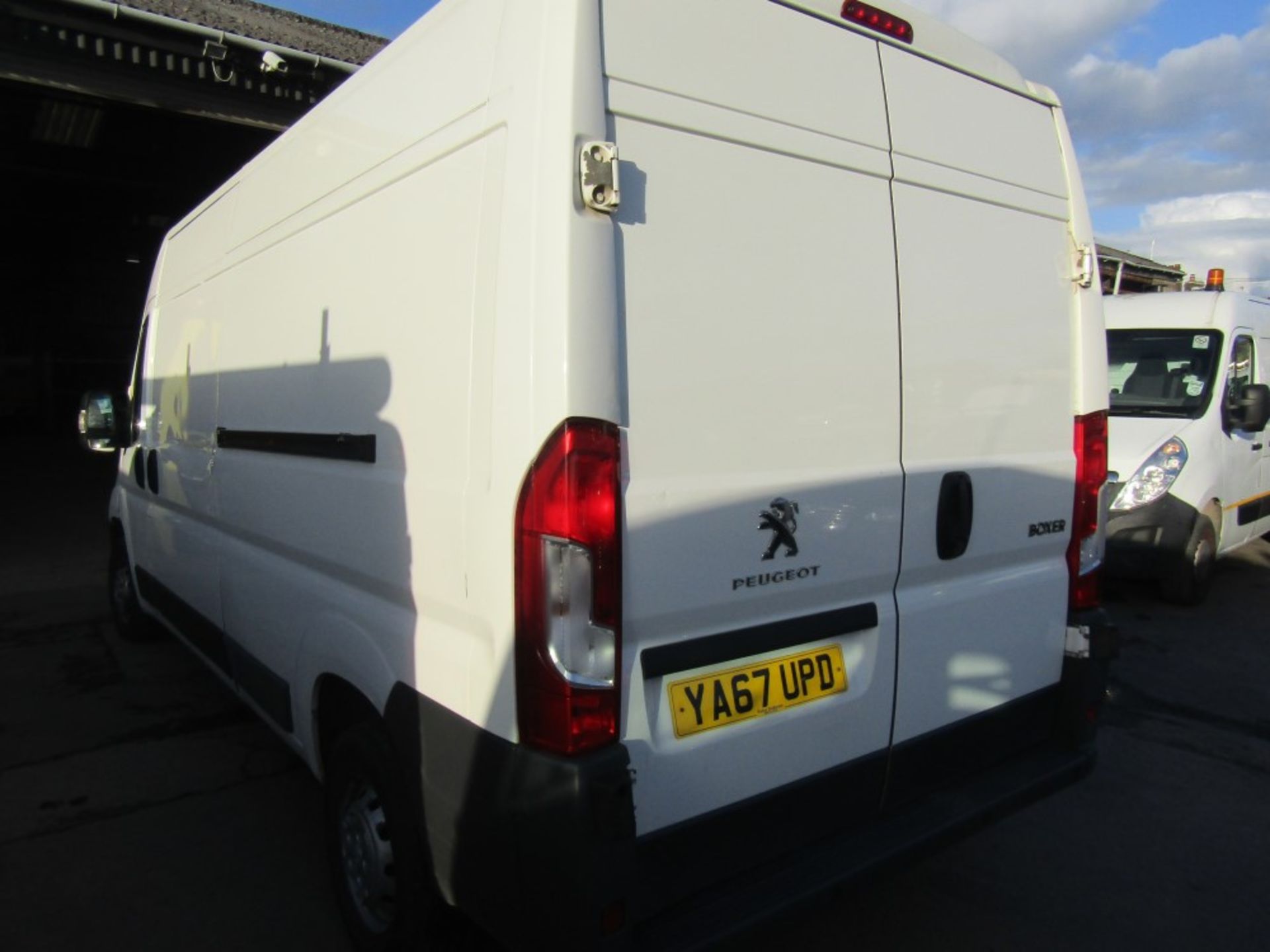 67 reg PEUGEOT BOXER 335 PRO L3H2 BLUE HDI, 1ST REG 12/17, TEST 12/22, 122070M WARRANTED, V5 HERE, 1 - Image 3 of 7