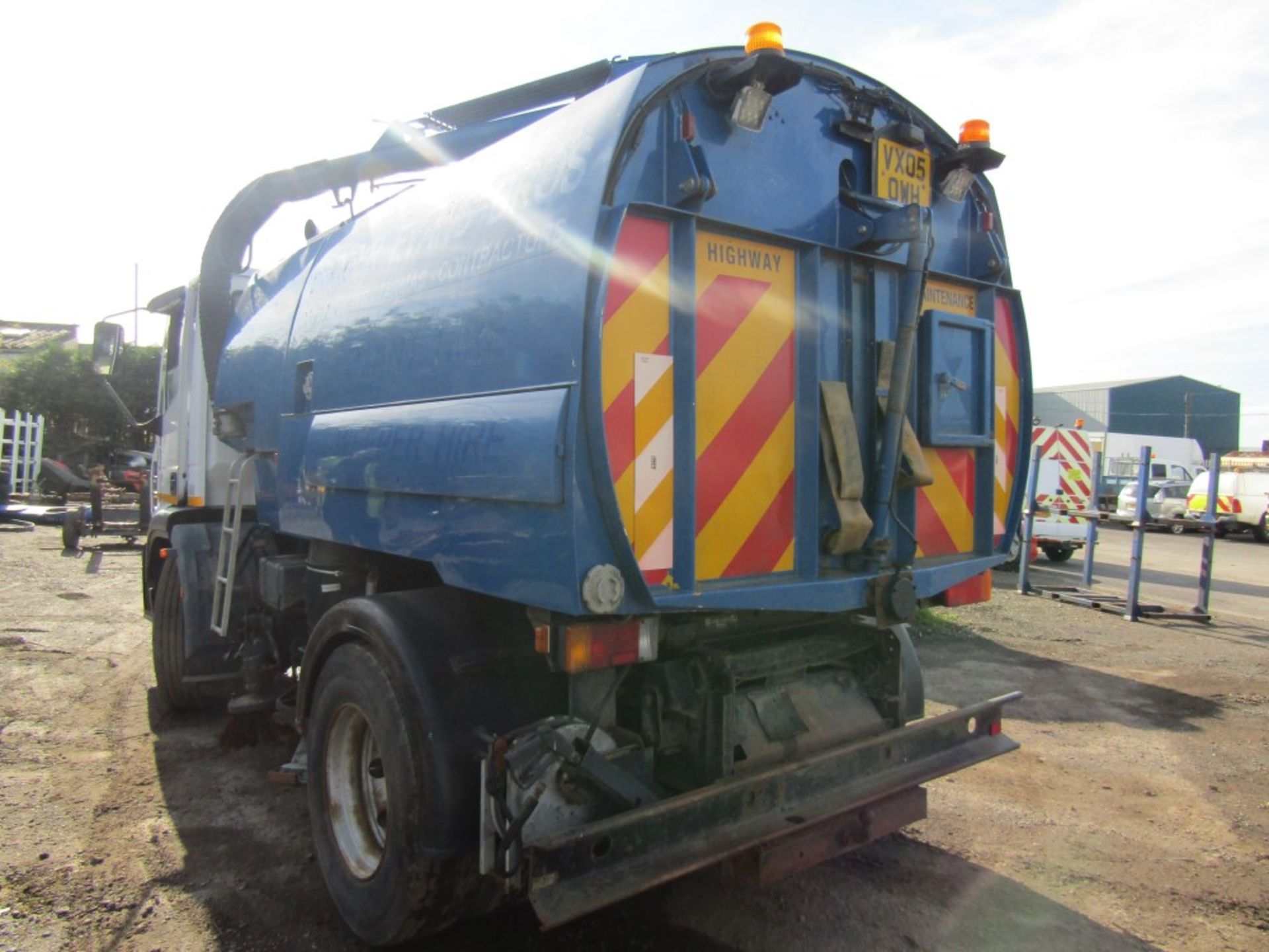 05 reg IVECO ML150E21K SWEEPER, 1ST REG 07/05, 105864KM, V5 HERE, 2 FORMER KEEPERS [+ VAT] - Image 3 of 6