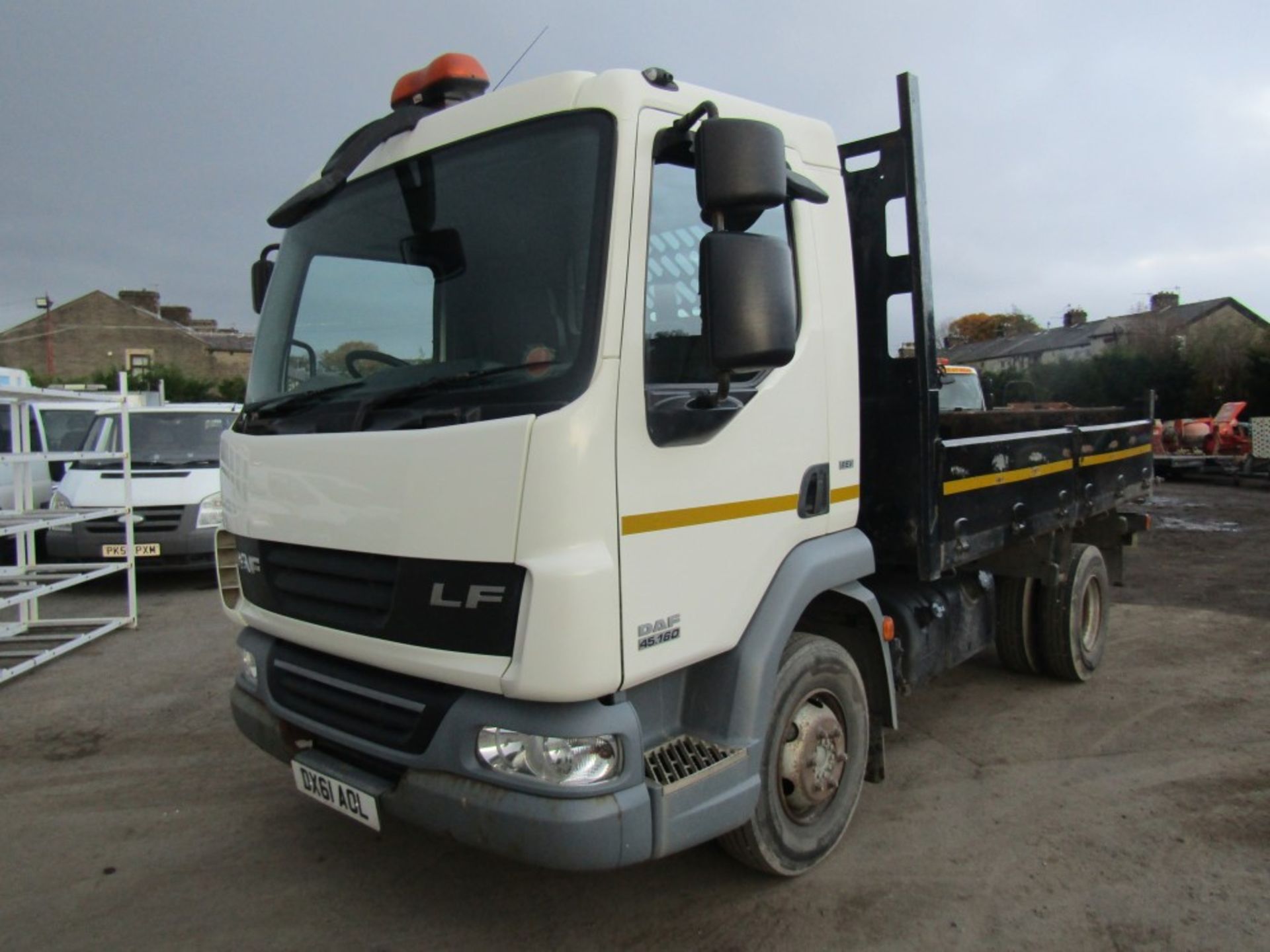 61 reg LEYLAND DAF LF45.160 08 TIPPER, 1ST REG 09/11, TEST 11/22, 198723KM, V5 HERE, 1 FORMER KEEPER - Image 2 of 9