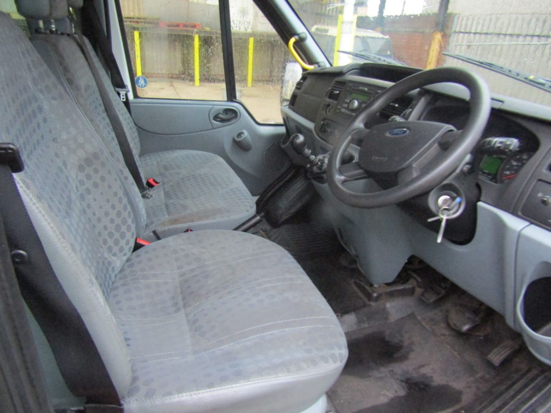 13 reg FORD TRANSIT 135 T430 RWD MINIBUS (DIRECT COUNCIL) 1ST REG 08/13, TEST 08/23, 87635M, V5 HERE - Image 6 of 7