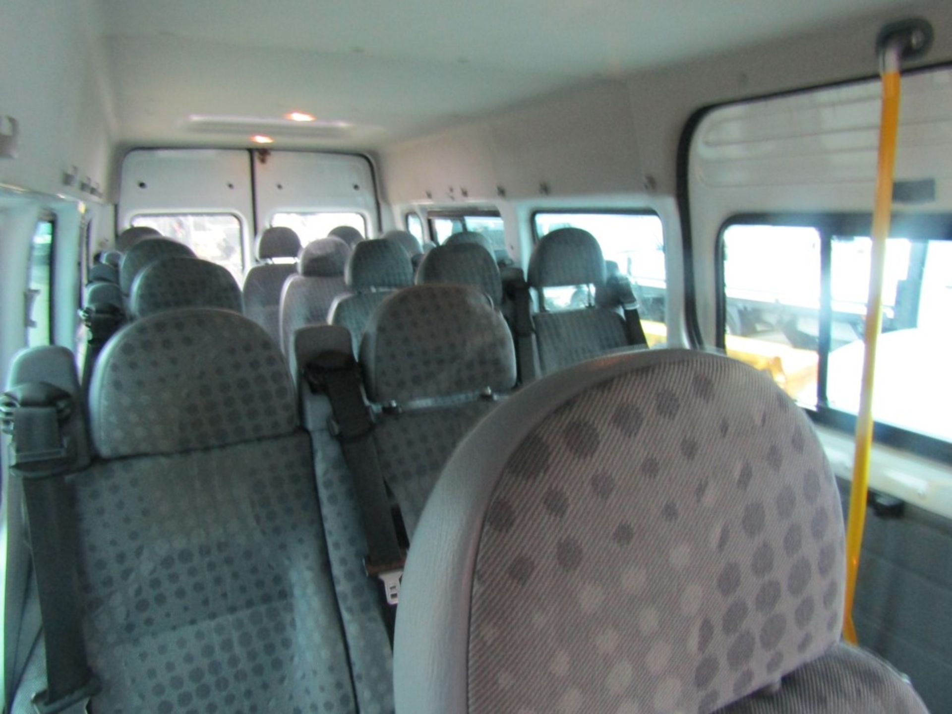 63 reg FORD TRANSIT 135 T430 RWD MINIBUS (DIRECT COUNCIL) 1ST REG 09/13, TEST 05/23, 88077M, V5 - Image 5 of 7