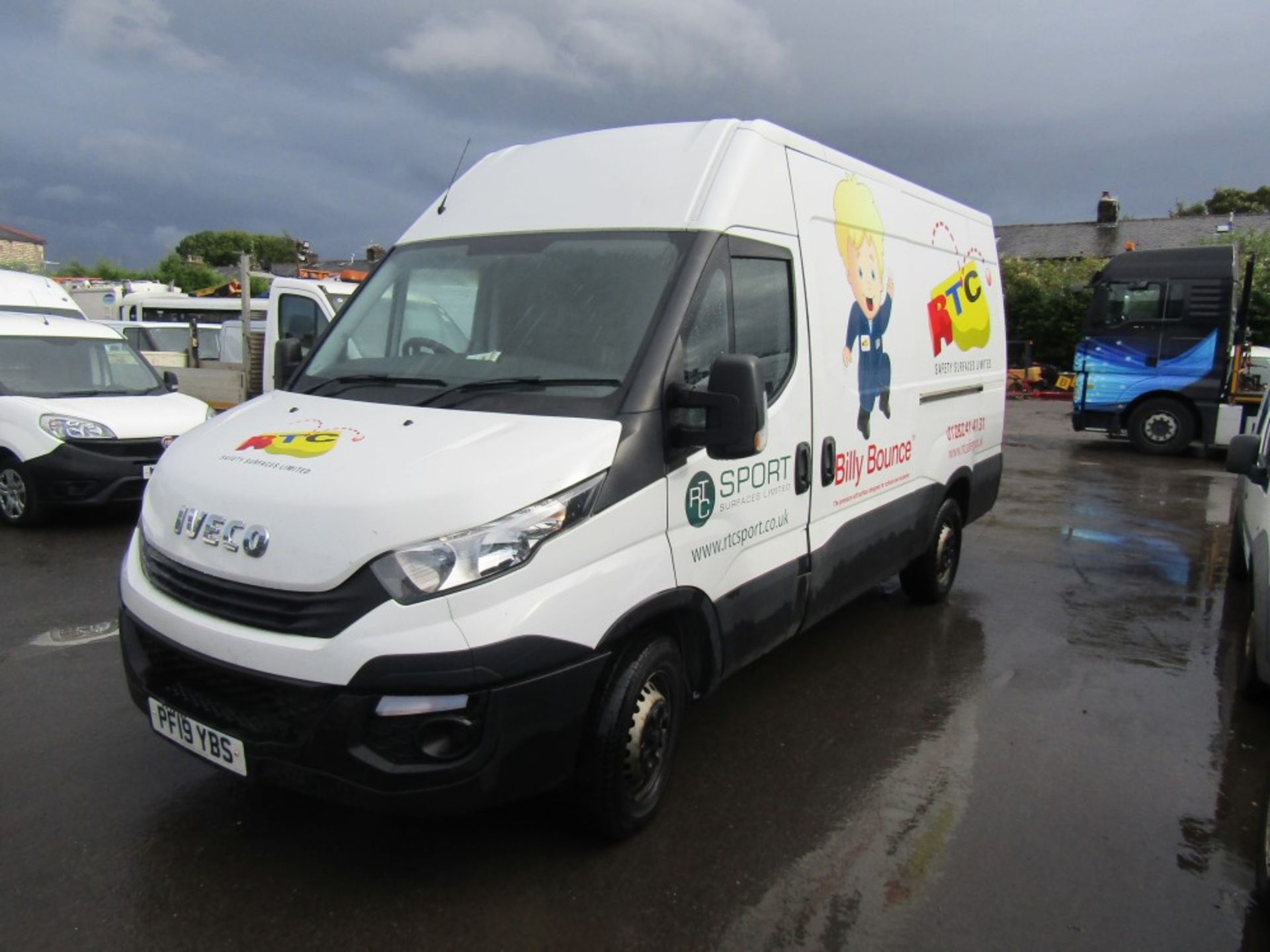 19 reg IVECO DAILY 35S14V (NOISY ENGINE) 1ST REG 07/19, 112257M. V5 HERE, 1 OWNER FROM NEW [NO VAT] - Image 2 of 7