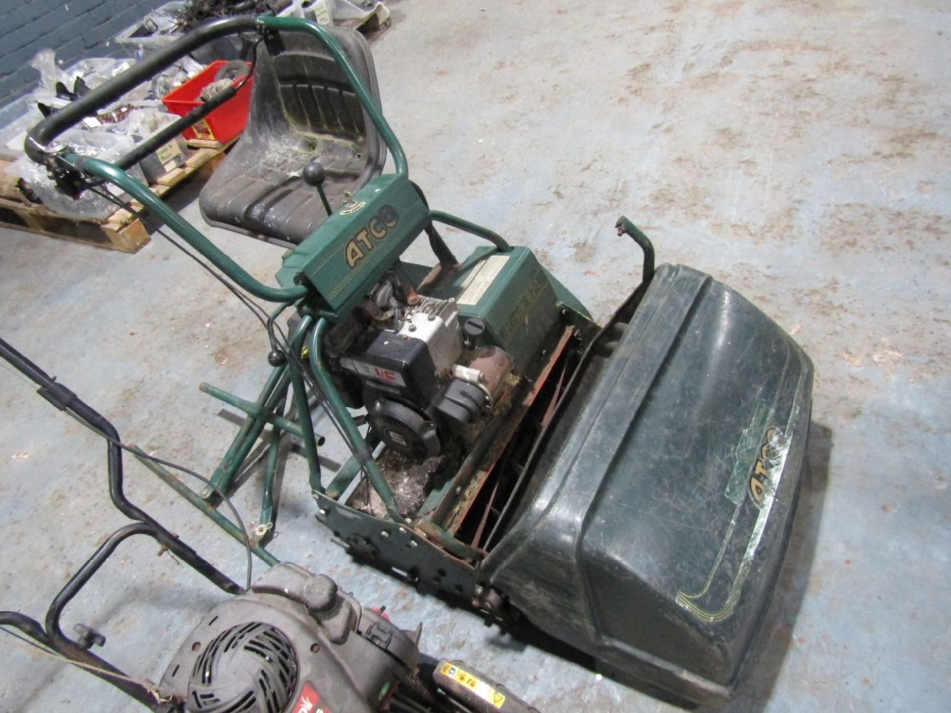 ATCO ROYALE B24 MOWER WITH GRASSBOX & SEAT [NO VAT]