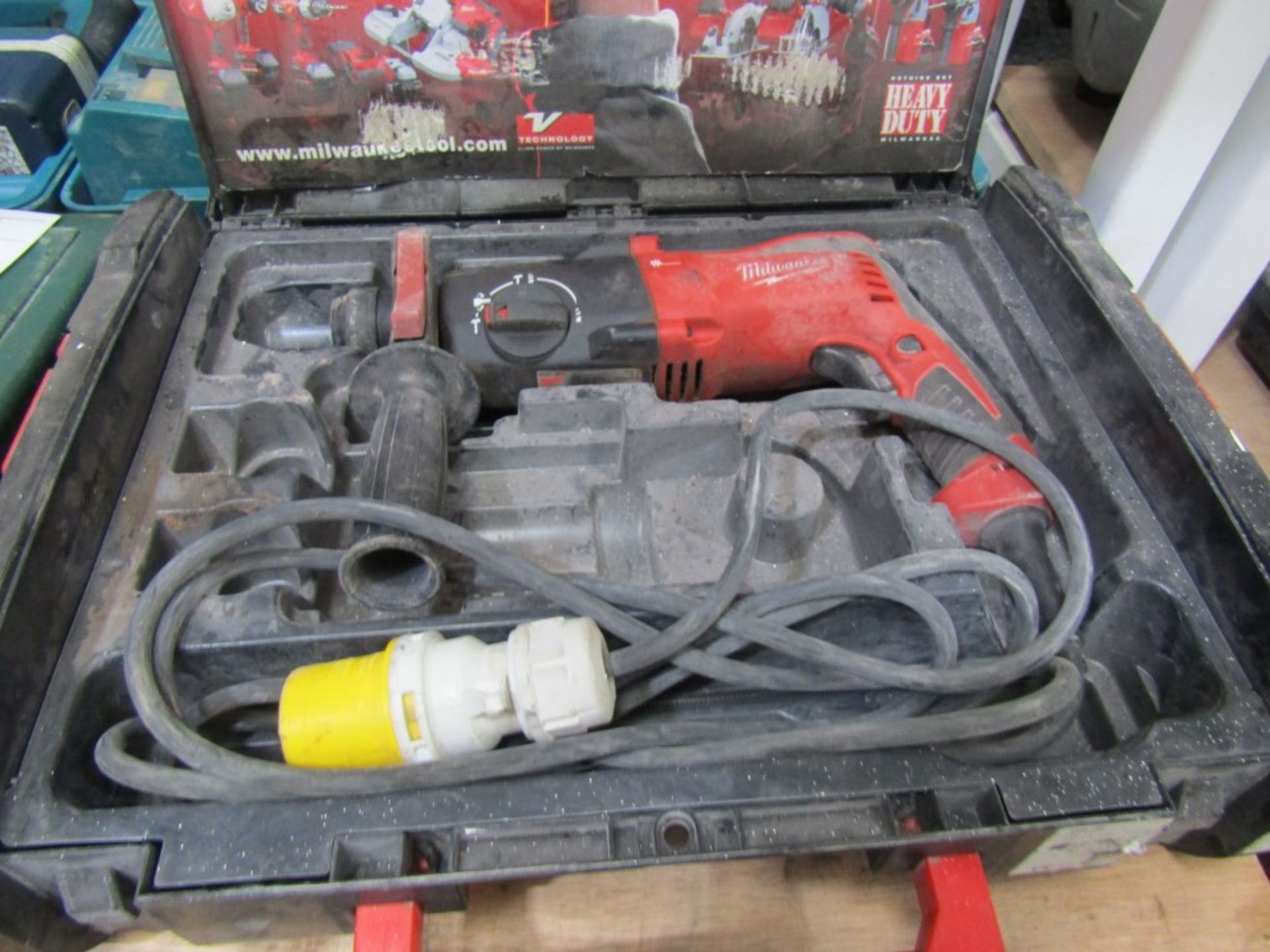 MILWAUKEE 110V SDS HAMMER DRILL C/W CASE [+ VAT]