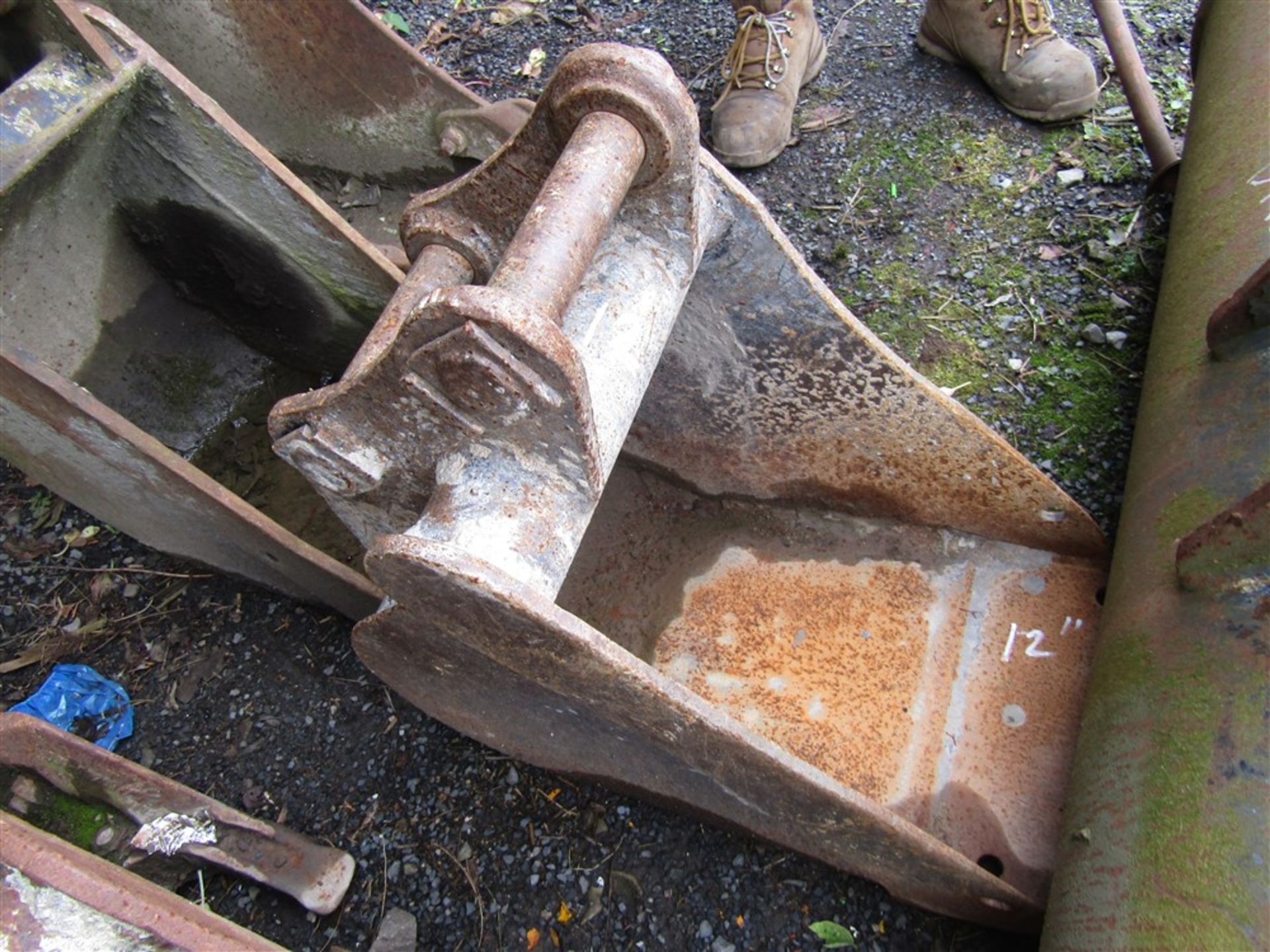 VOLVO 12" 3t EXCAVAOR BUCKET 35mm PINS [NO VAT]