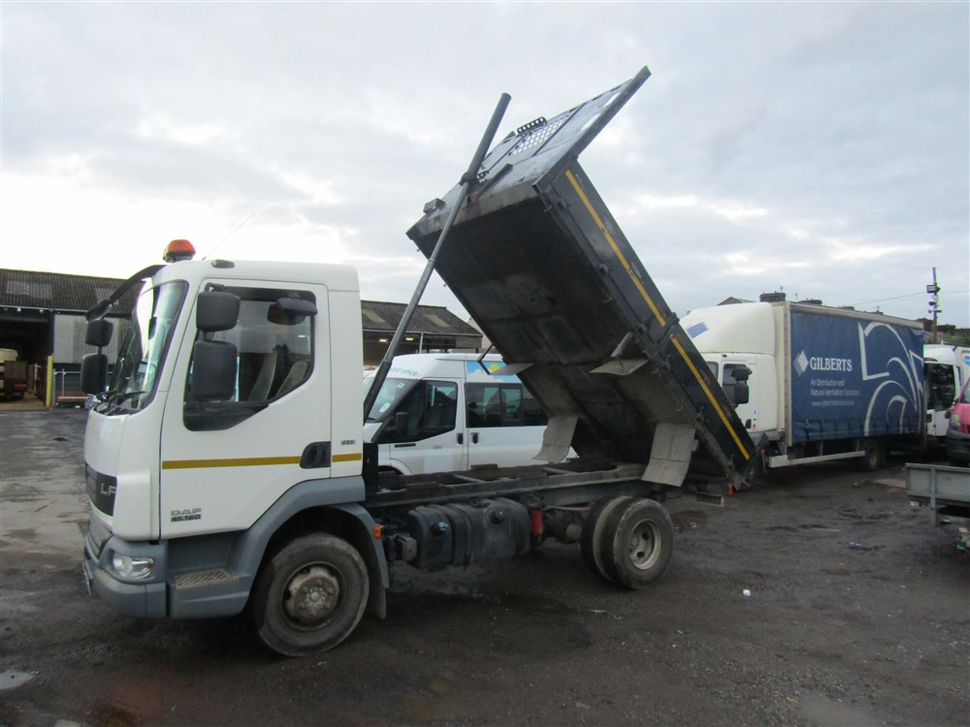 61 reg LEYLAND DAF LF45.160 08 TIPPER, 1ST REG 09/11, TEST 11/22, 198723KM, V5 HERE, 1 FORMER KEEPER - Image 7 of 9