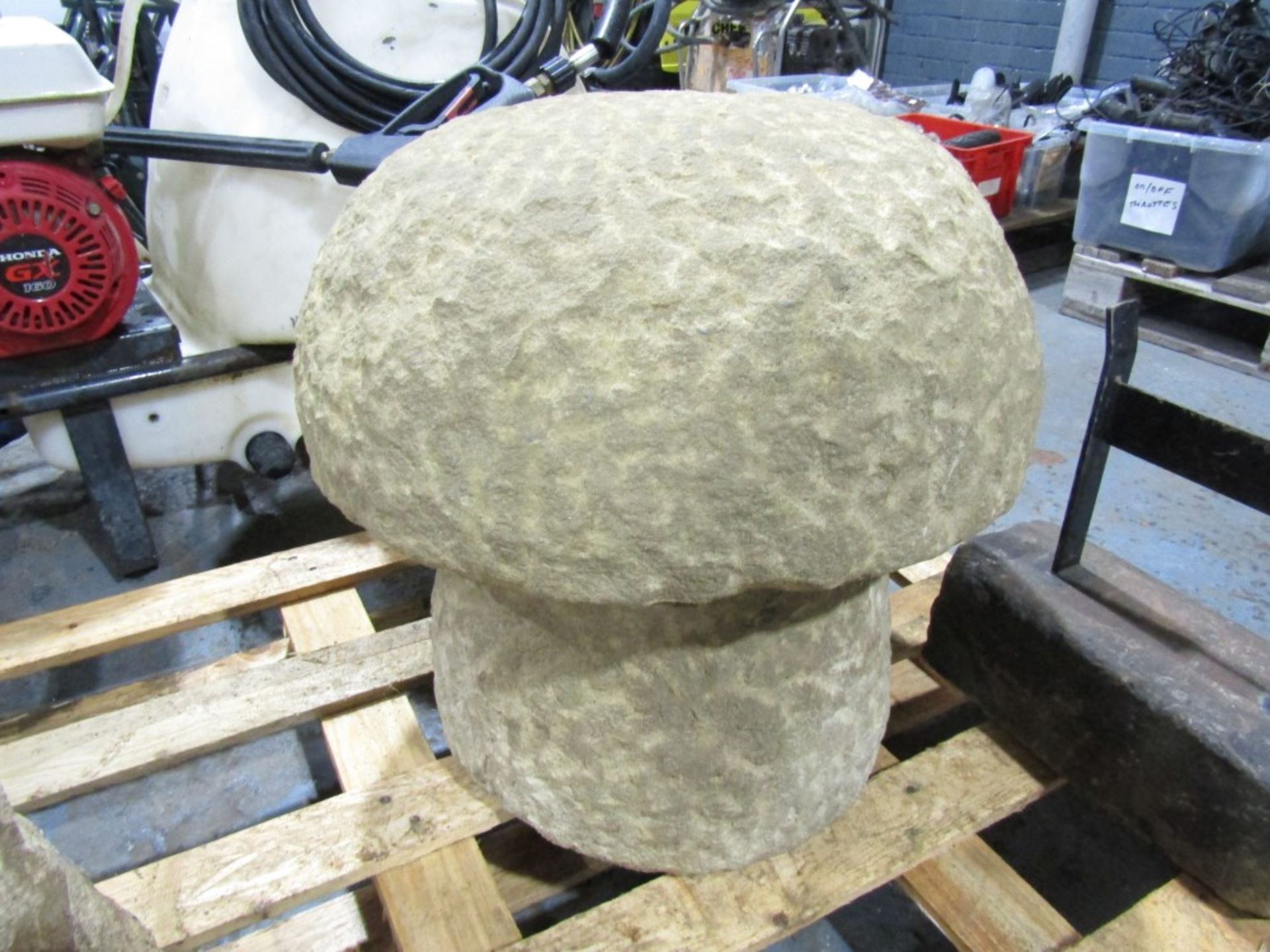 EXTRA LARGE HAND CARVED NATURAL STONE GARDEN MUSHROOM [NO VAT]