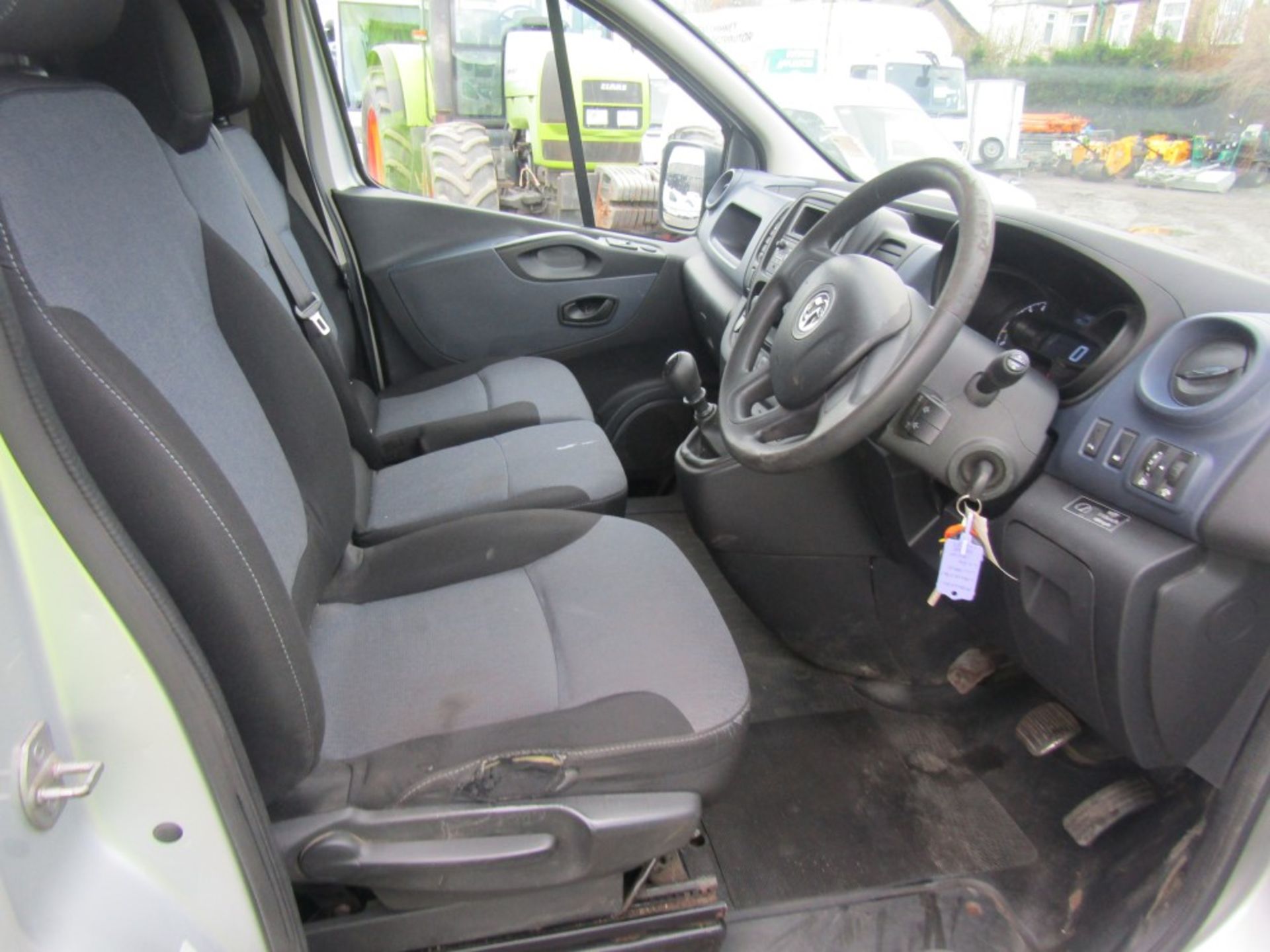 64 reg VAUXHALL VIVARO 2900 CDTI ECOFLEX, 1 COMPANY OWNER, FSH, AIR CON, 1ST REG 12/14, TEST 11/ - Image 6 of 7