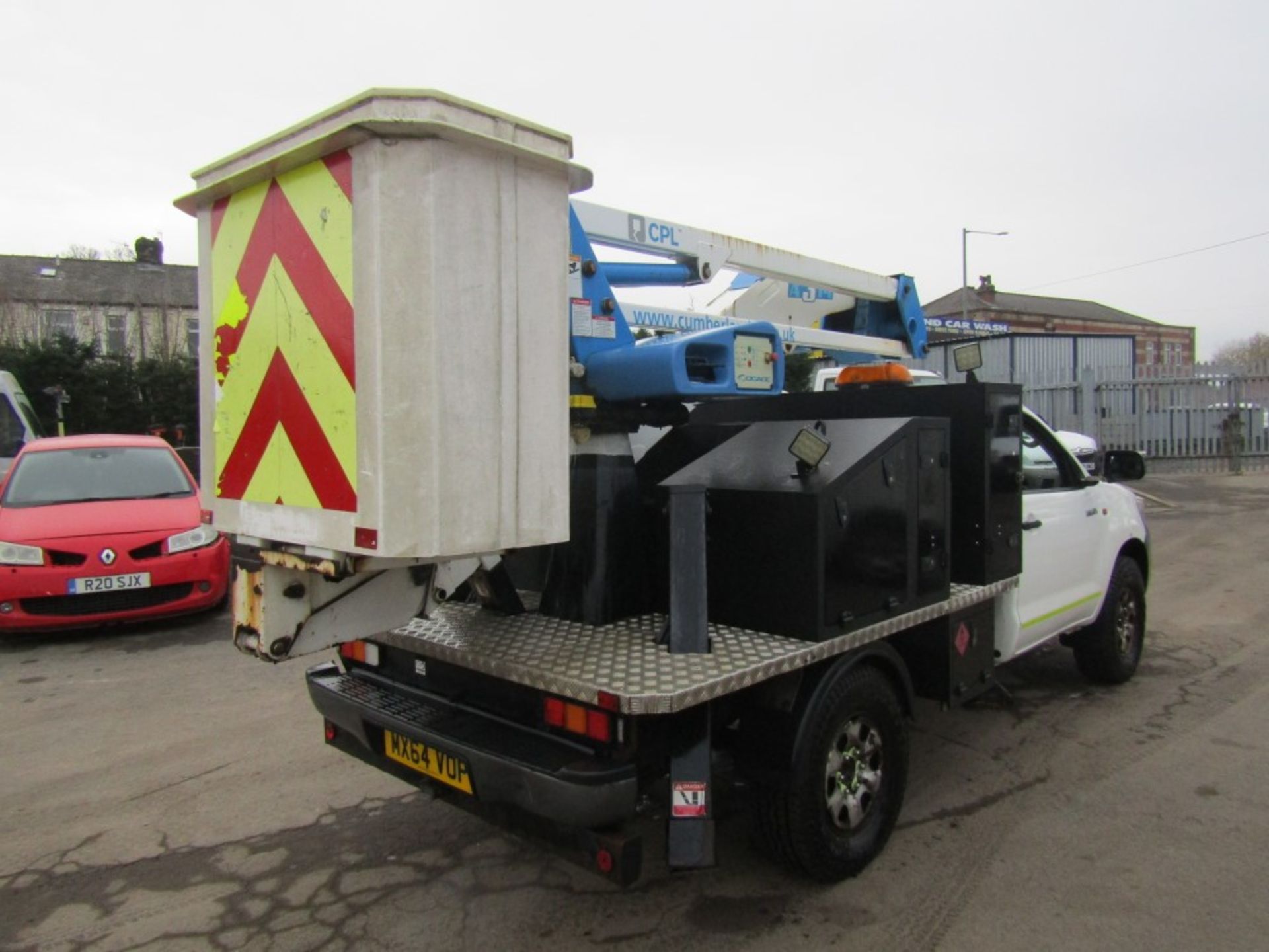 64 reg TOYOTA HILUX ACTIVE D-4D 4 X 4 S/C C/W CPL A314 HOIST (DIRECT ELECTRICITY NW) 1ST REG 09/ - Image 4 of 7