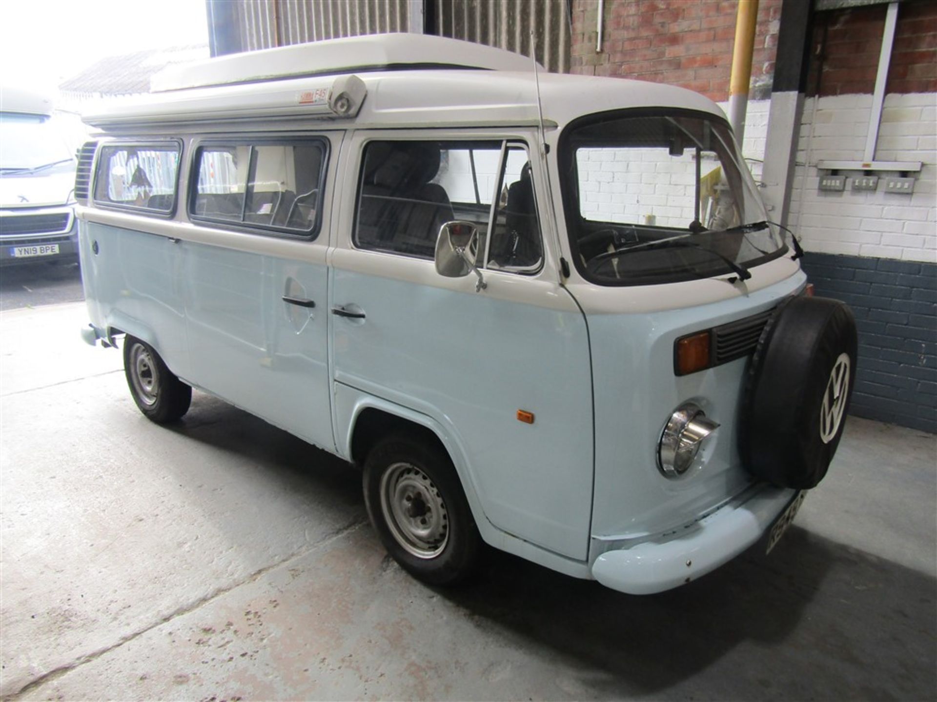 R reg VW T2 CAMPER VAN C/W POP TOP & AWNING, MANUFACTURED 1998, 1ST REG UK 04/98, 30405M, V5 HERE, 5