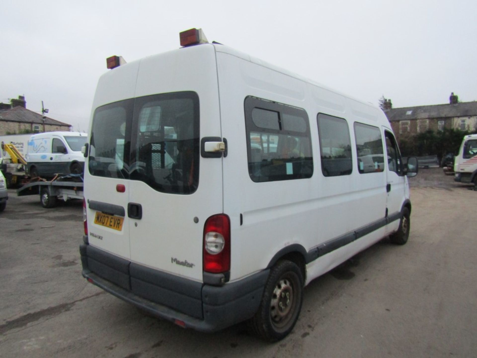 07 reg RENAULT MASTER MINIBUS C/W TAIL LIFT (DIRECT COUNCIL) 1ST REG 06/07, TEST 05/23, 117373M - Image 4 of 7