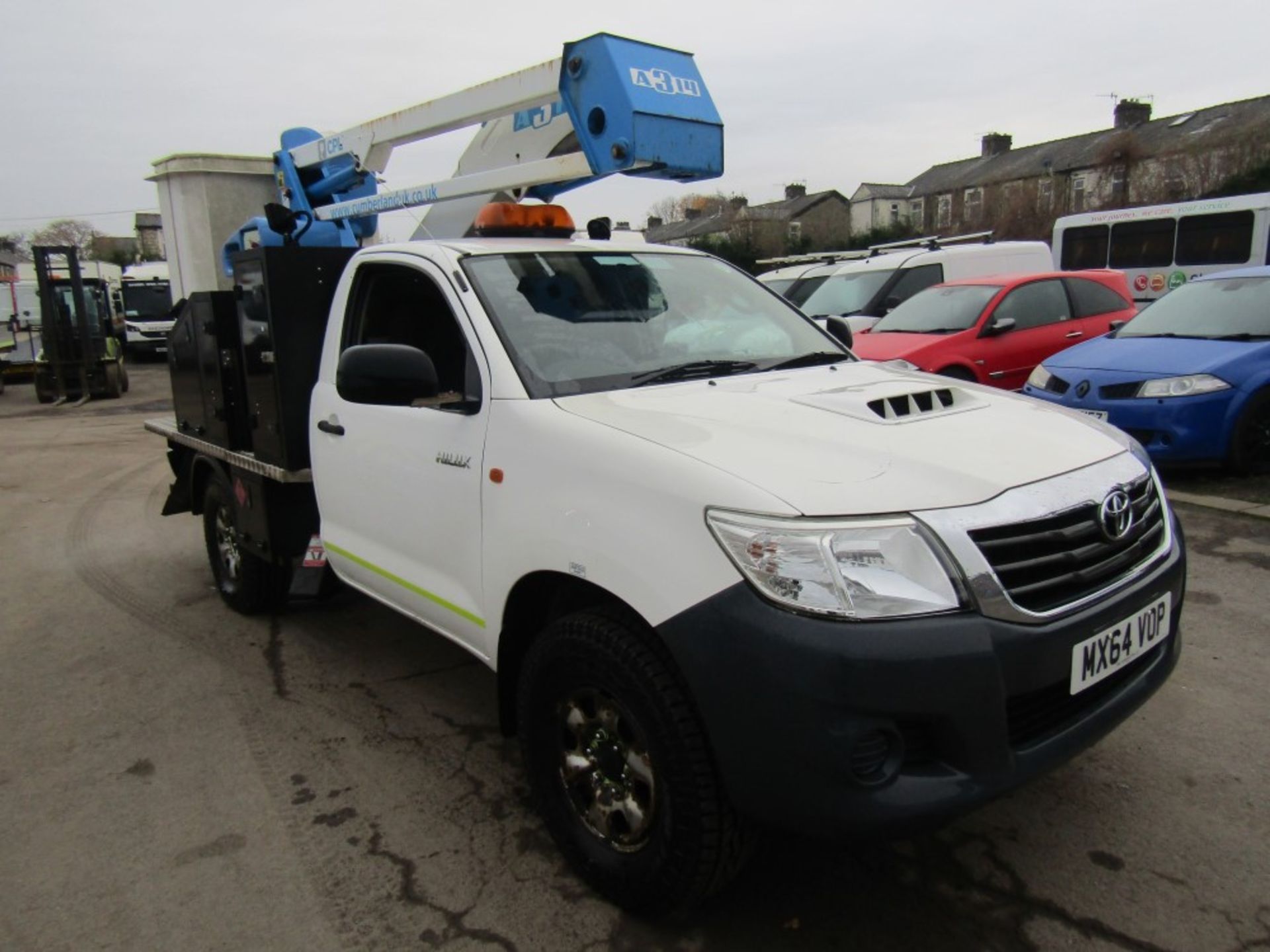 64 reg TOYOTA HILUX ACTIVE D-4D 4 X 4 S/C C/W CPL A314 HOIST (DIRECT ELECTRICITY NW) 1ST REG 09/ - Image 2 of 7