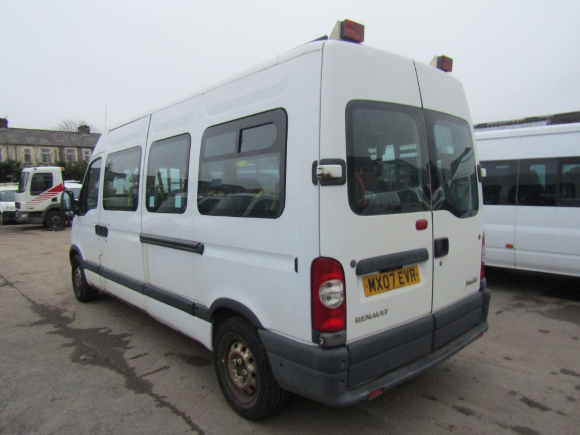 07 reg RENAULT MASTER MINIBUS C/W TAIL LIFT (DIRECT COUNCIL) 1ST REG 06/07, TEST 05/23, 117373M - Image 3 of 7