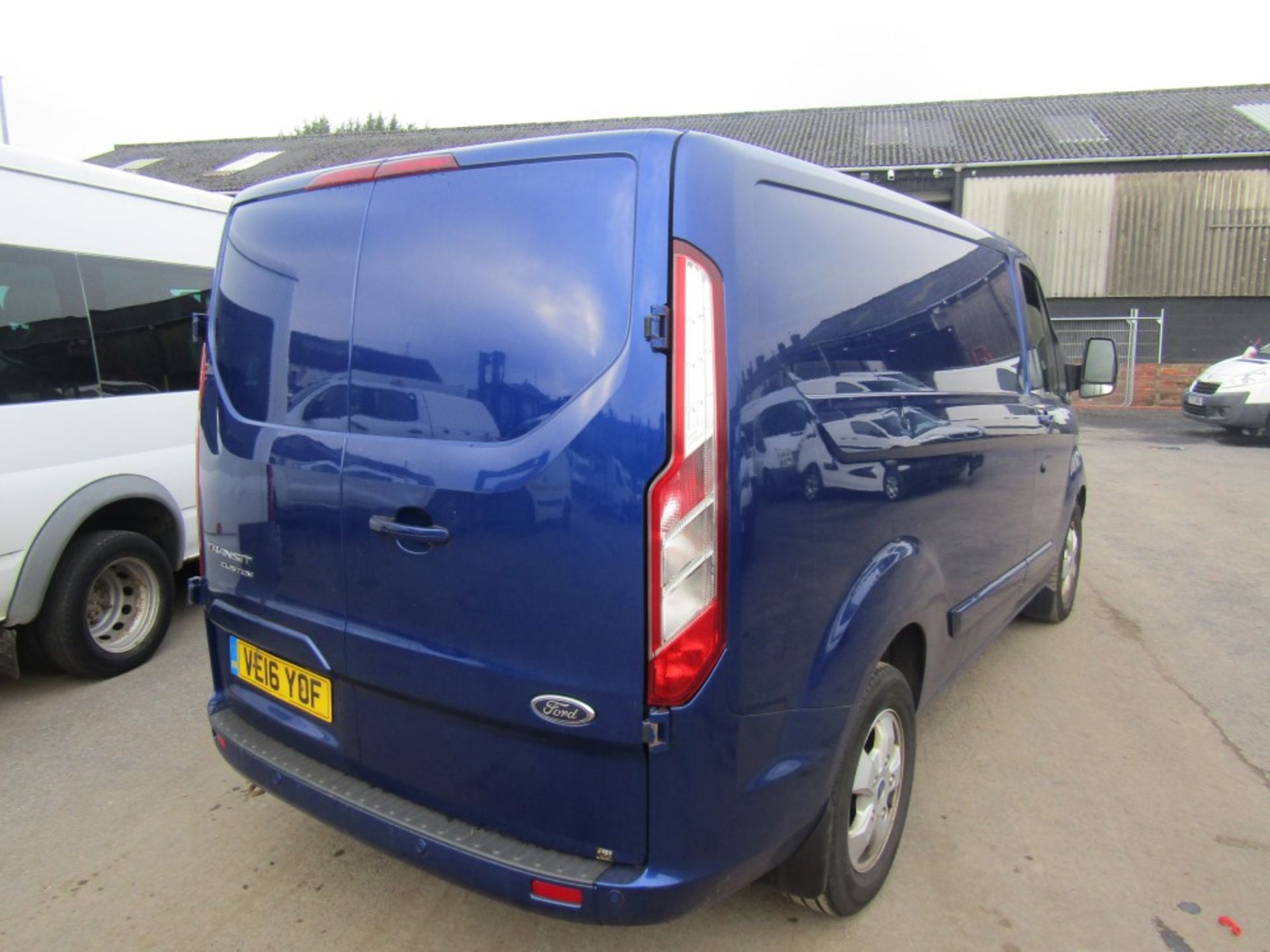 16 reg FORD TRANSIT CUSTOM 290 LTD E-TECH, 1ST REG 06/16, TEST 12/22, 167644M WARRANTED, V5 HERE, - Image 4 of 7