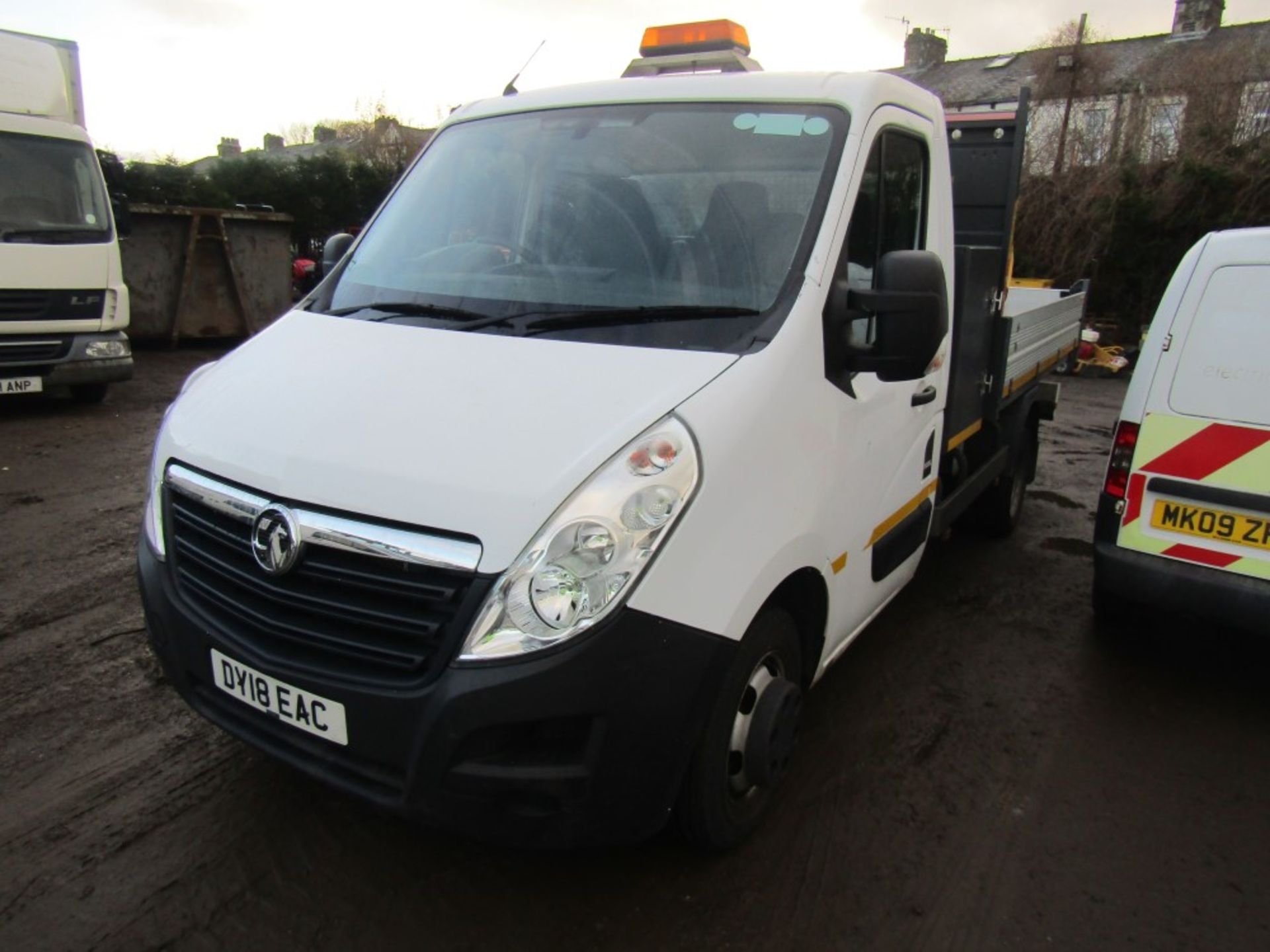 18 reg VAUXHALL MOVANO L3H1 R3500 CDTI TIPPER (RUNS BUT ENGINE KNOCKING) (DIRECT COUNCIL) 1ST REG - Image 2 of 6