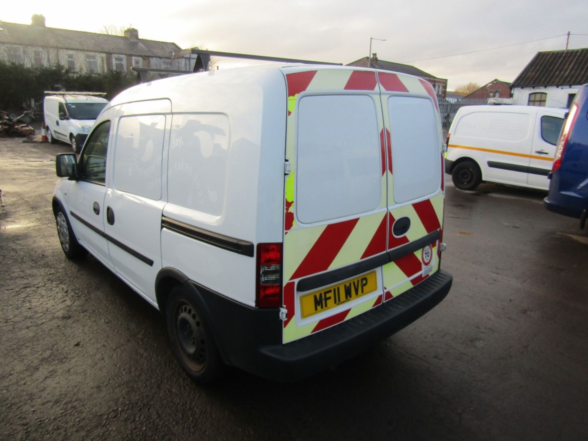 11 reg VAUXHALL COMBO 2000 CDTI 16V (DIRECT UNITED UTILITIES WATER) (NON RUNNER) 1ST REG 05/11, TEST - Image 3 of 6