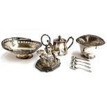 A mixed lot of silver plated wares to include Selfridge Marlborough plate swing handled basket, teap