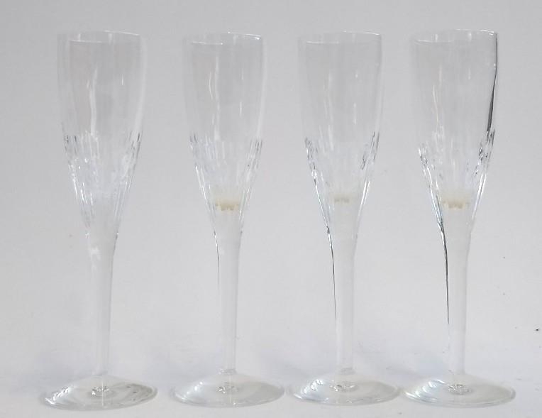 A set of 4 Stuart crystal champagne flutes together with a quantity of other wine glasses etc - Bild 2 aus 2