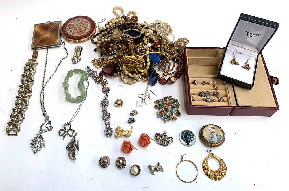 A mixed lot of costume jewellery, to include 925 silver and Baltic amber butterfly earrings;